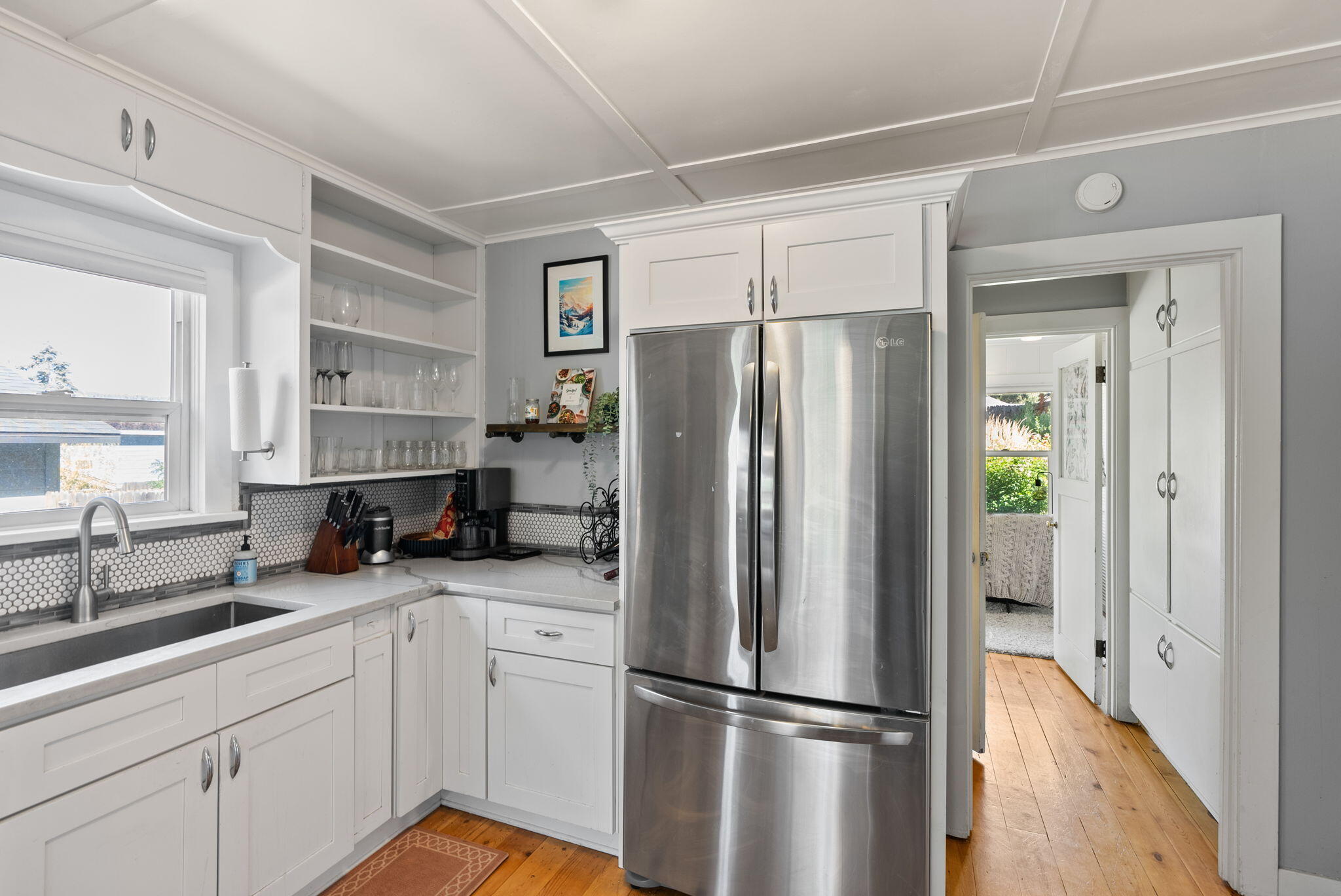 664 NE Quimby Avenue