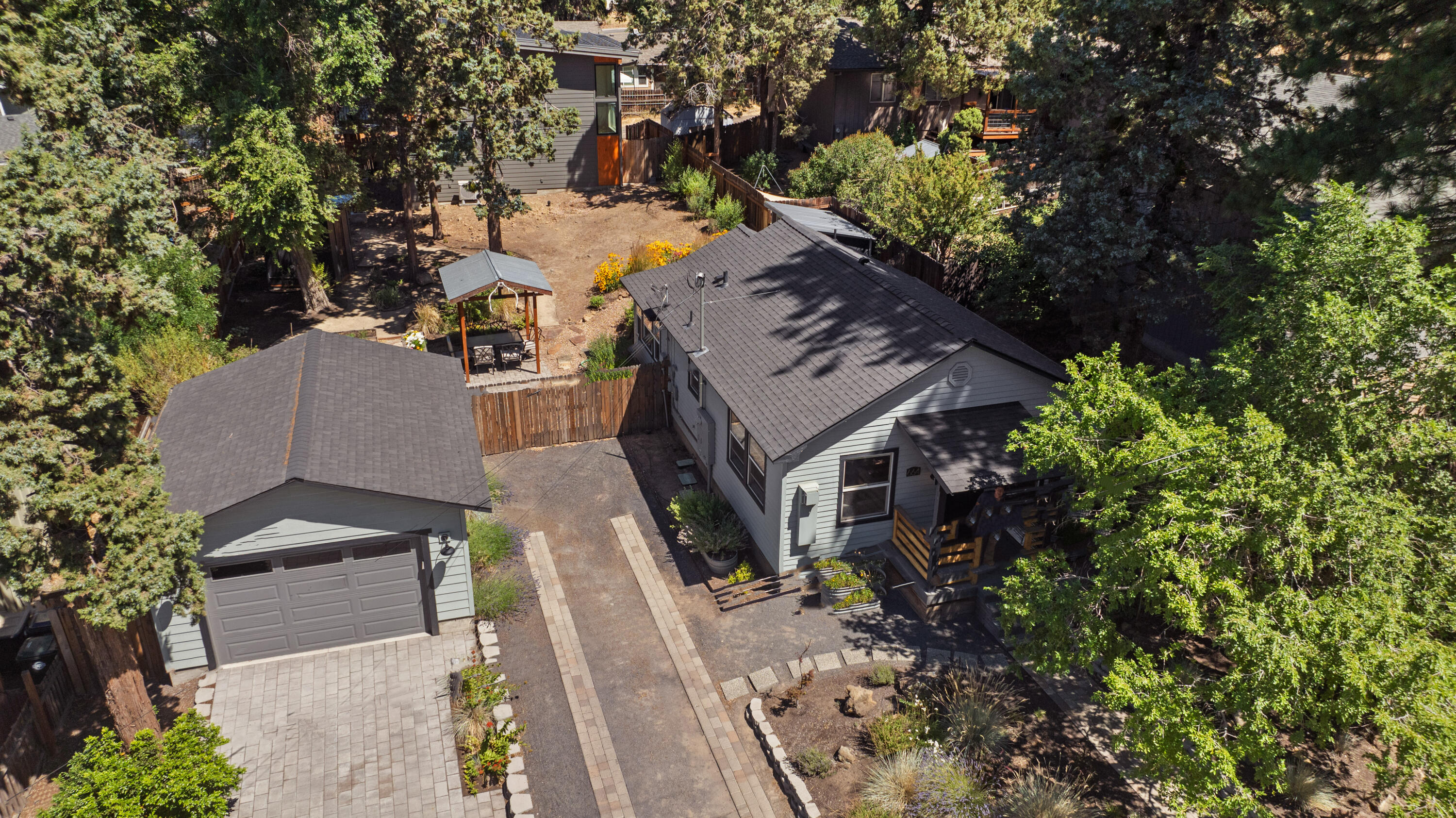 664 NE Quimby Avenue