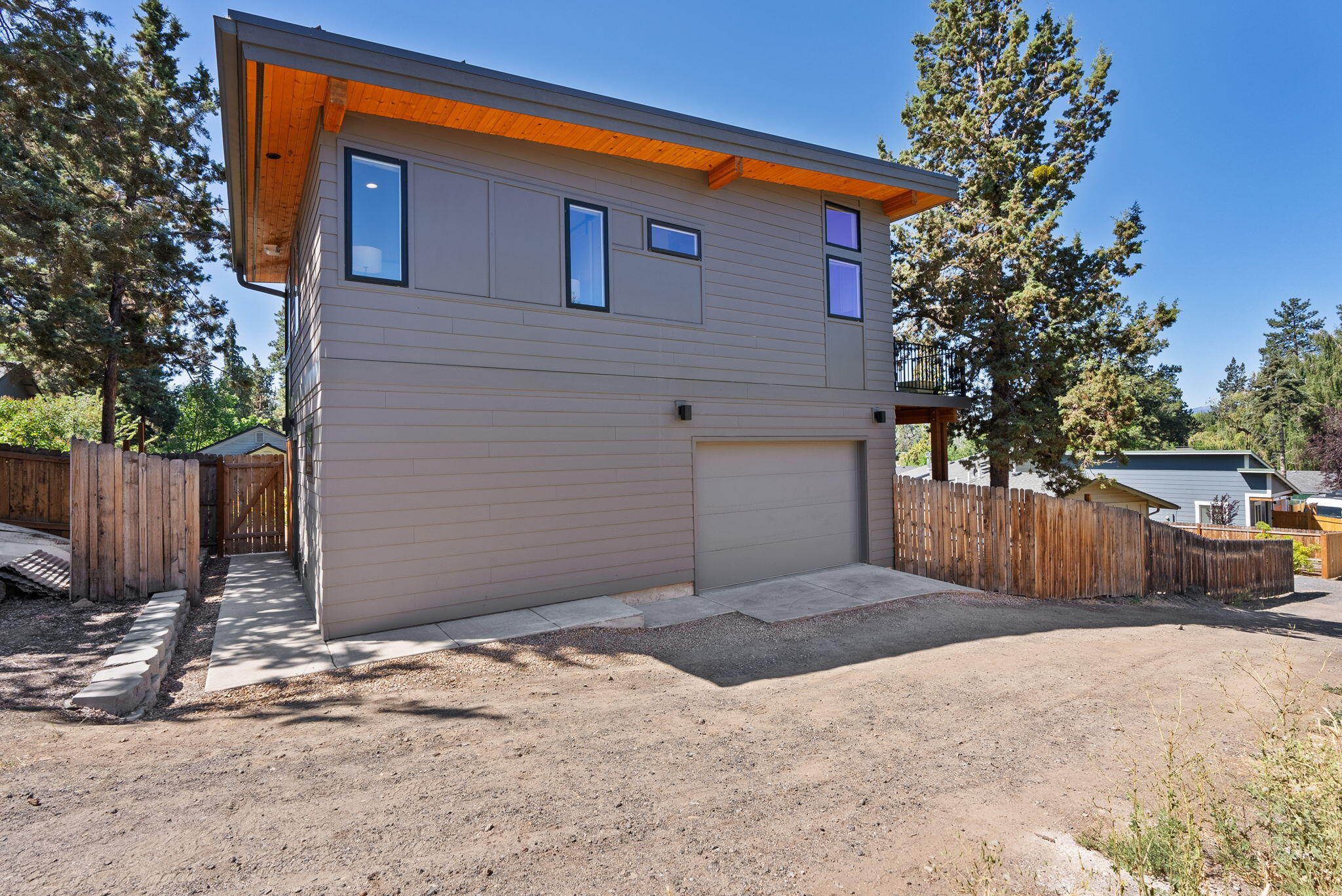 664 NE Quimby Avenue