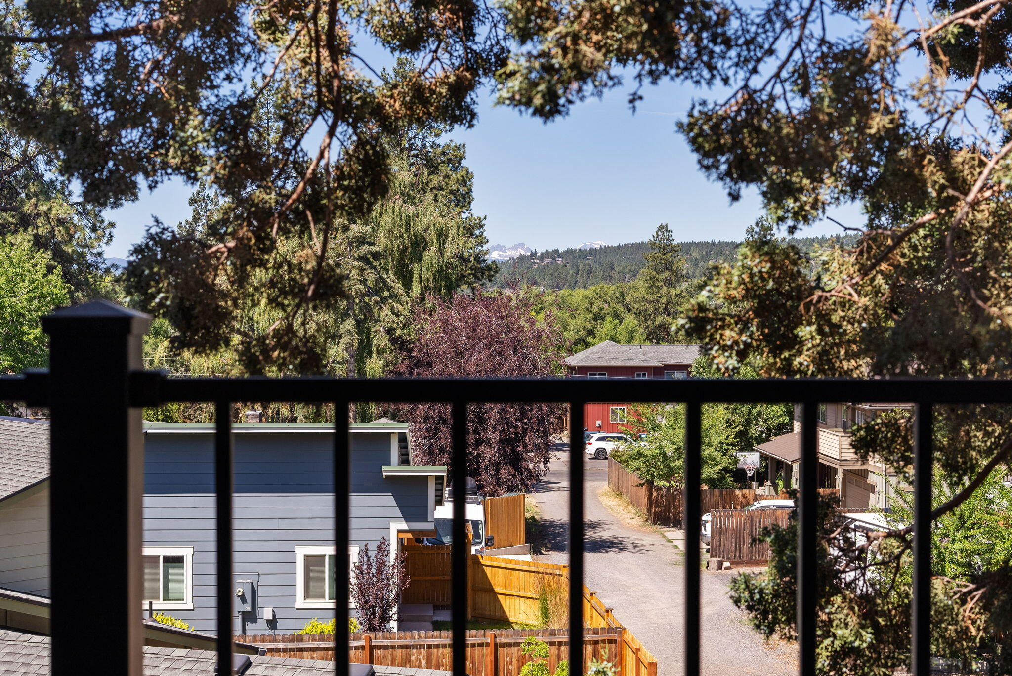 664 NE Quimby Avenue