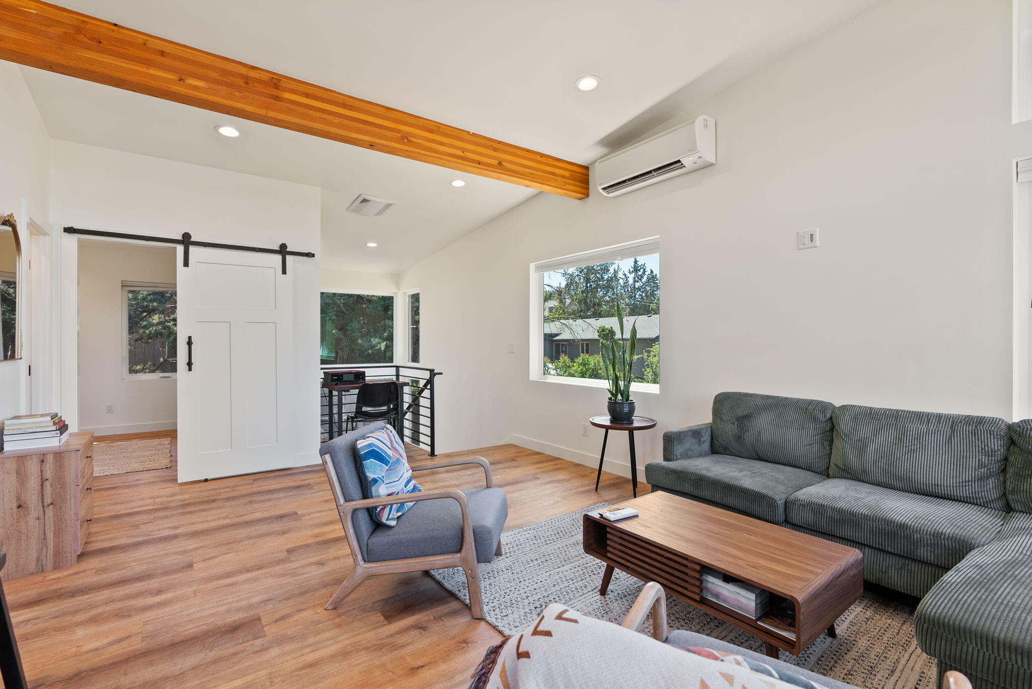 664 NE Quimby Avenue