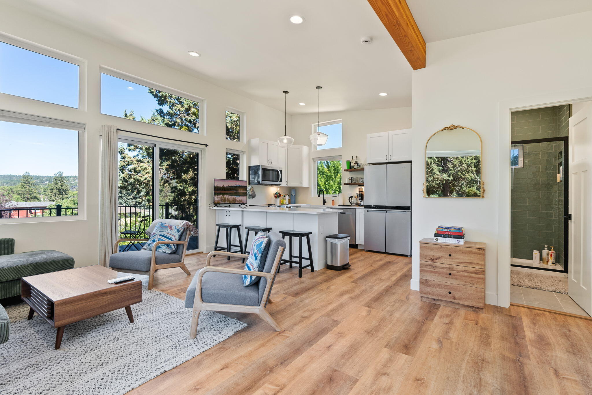 664 NE Quimby Avenue