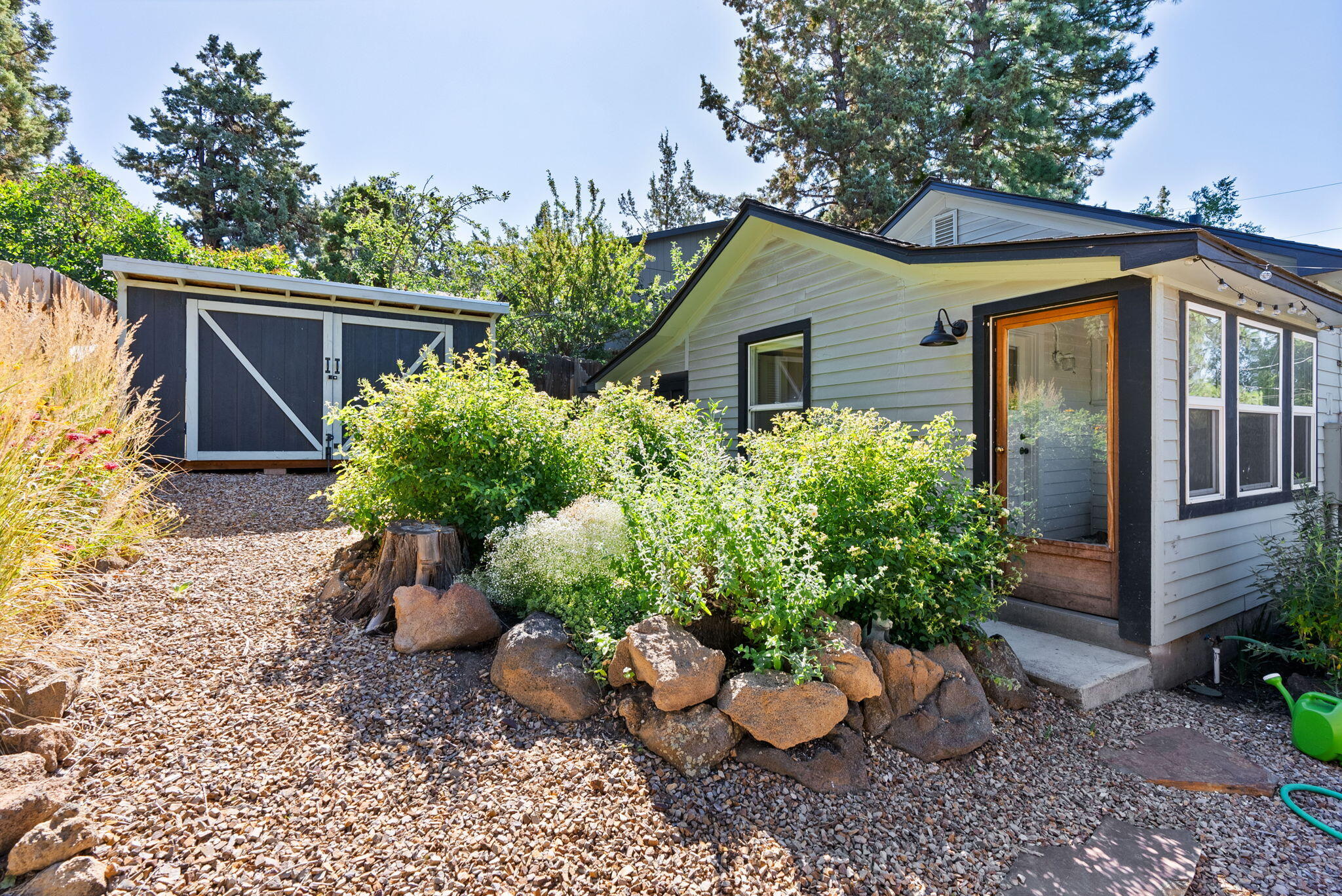 664 NE Quimby Avenue