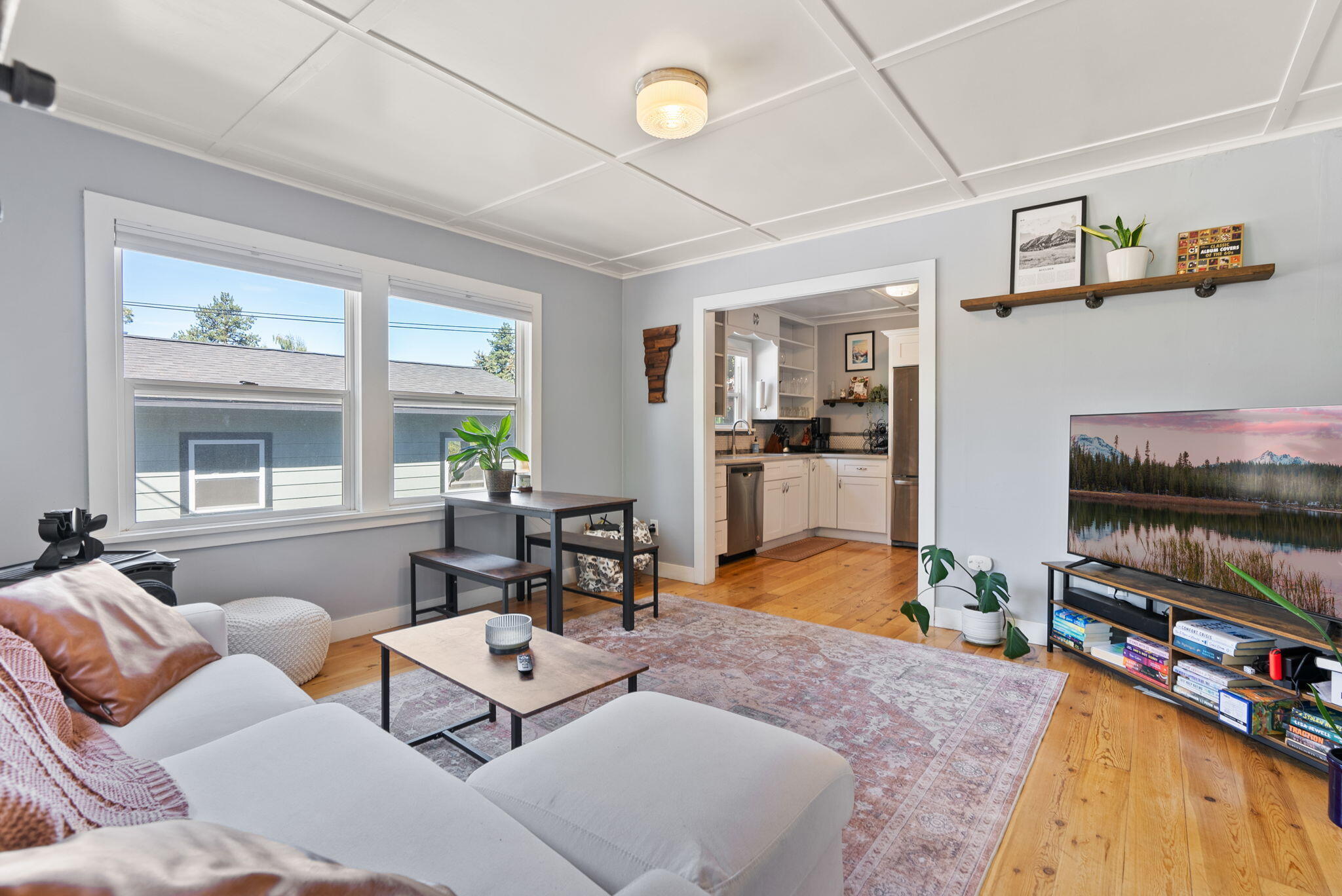 664 NE Quimby Avenue