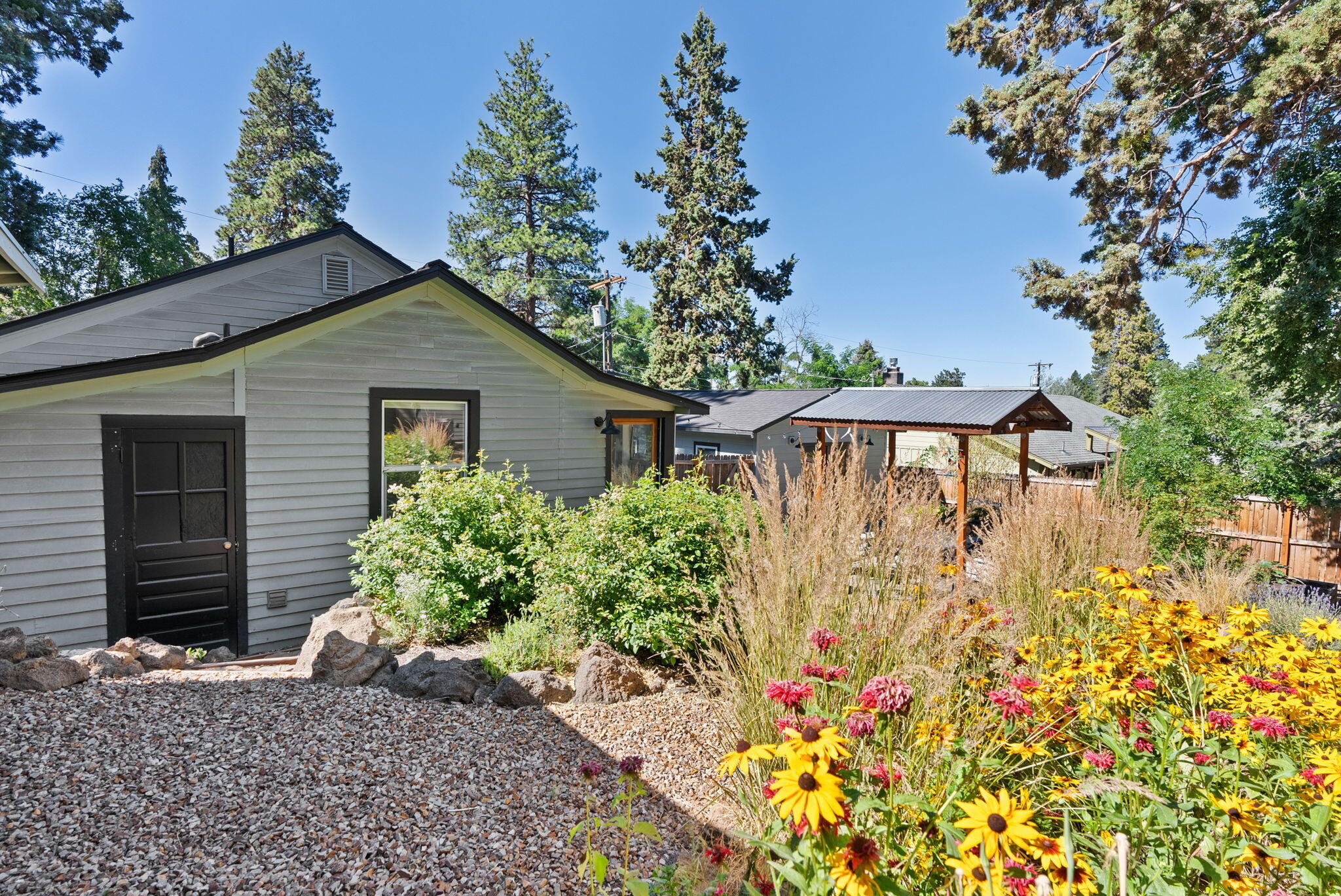 664 NE Quimby Avenue