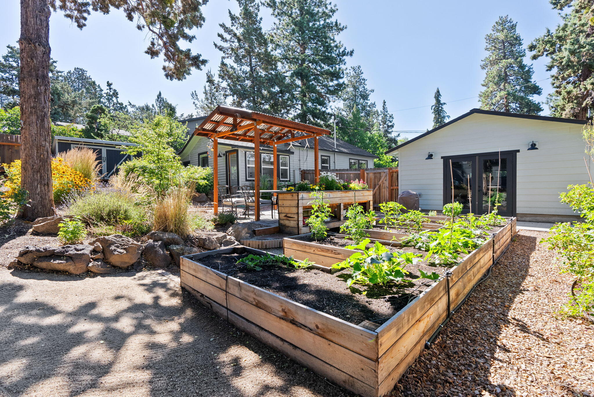 664 NE Quimby Avenue