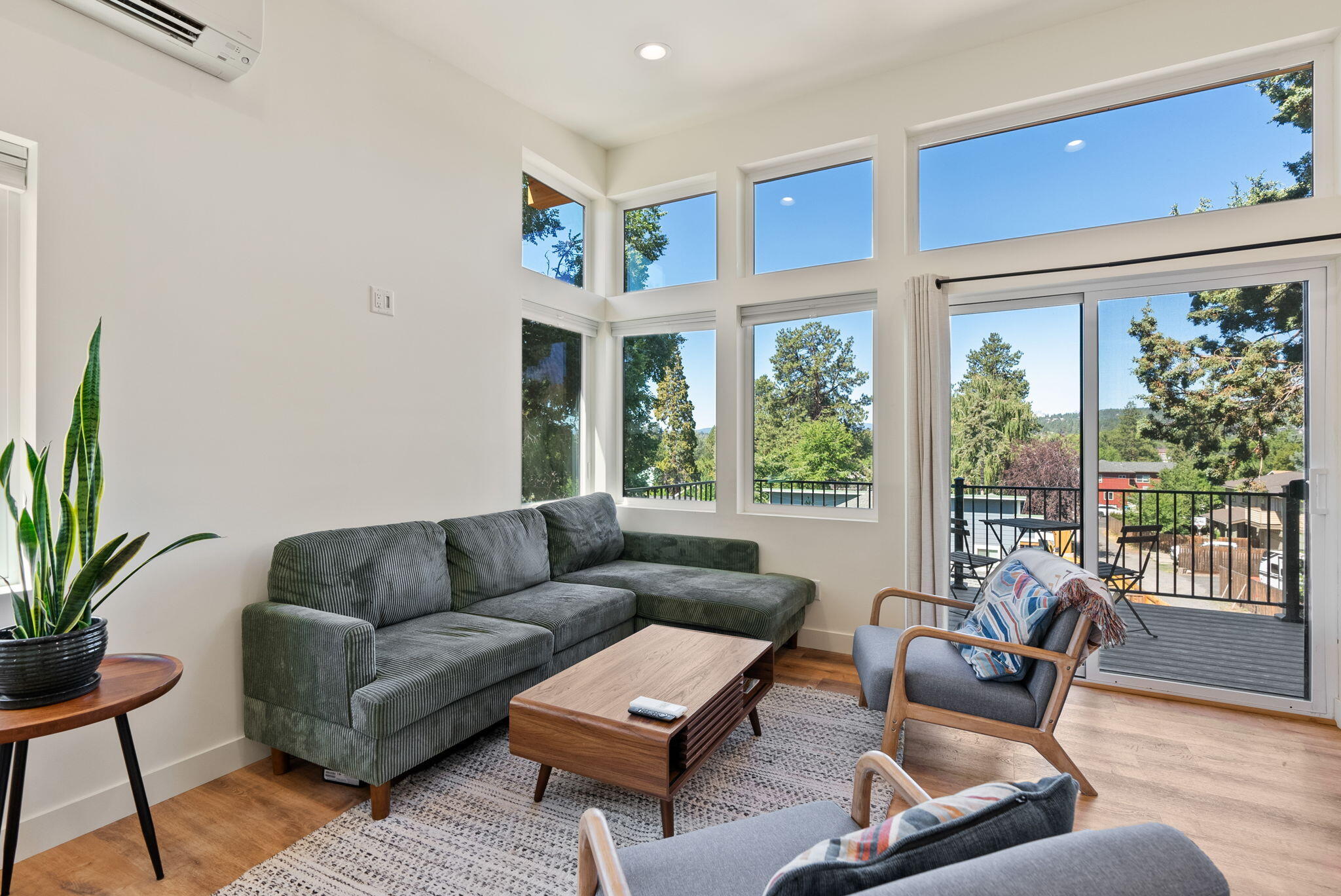 664 NE Quimby Avenue