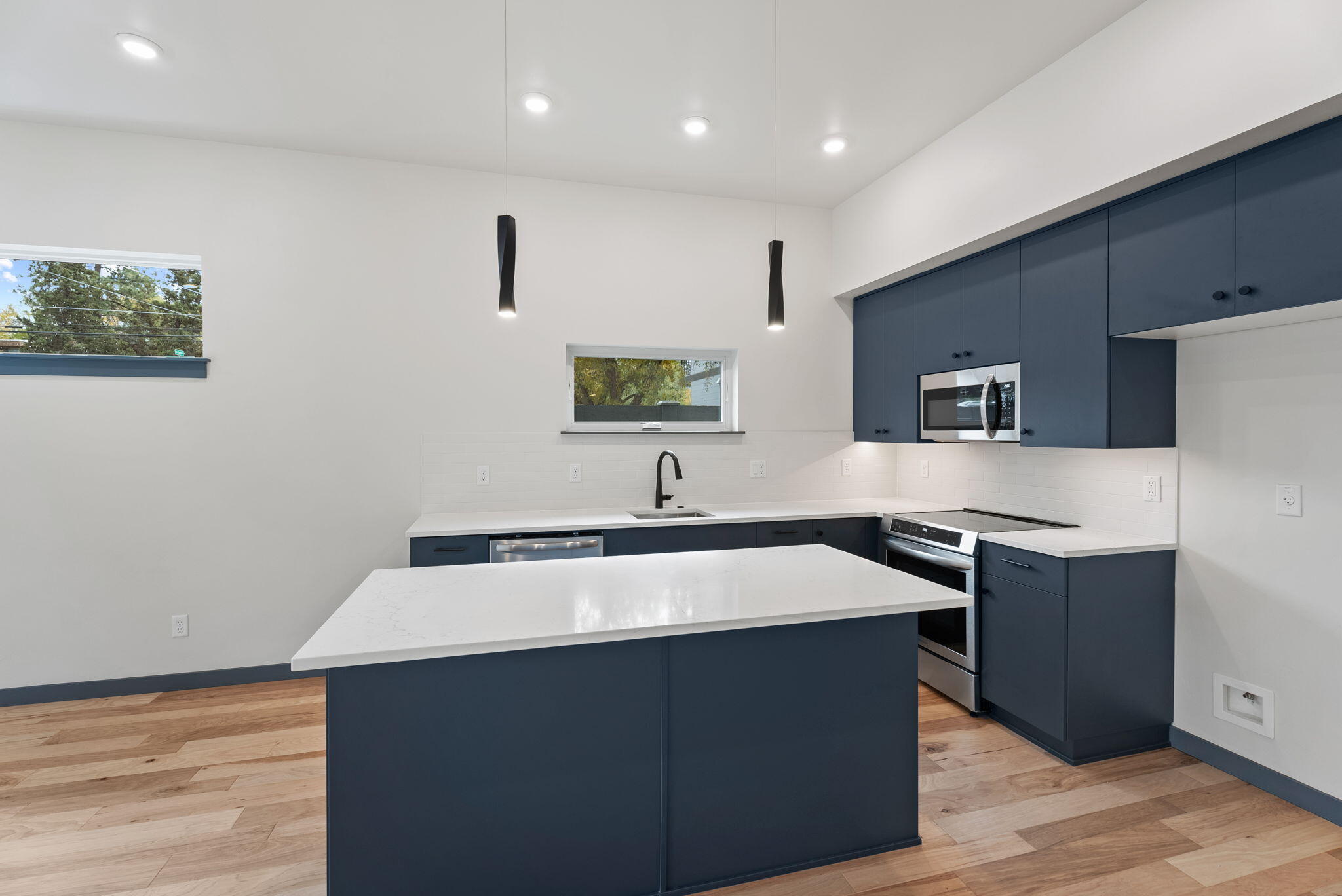 757 SW Pelton Place, 7