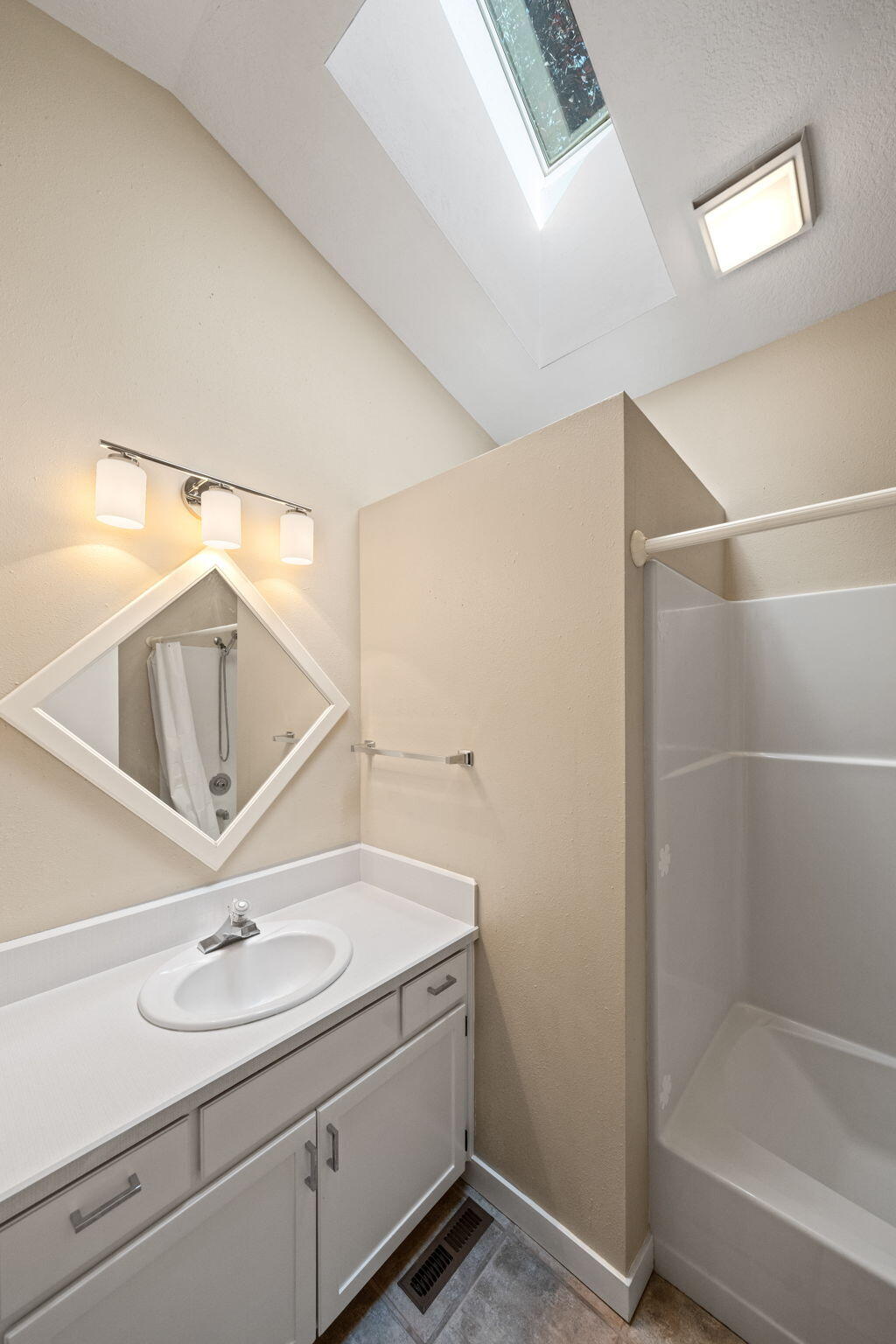 20753 Will Scarlet Lane