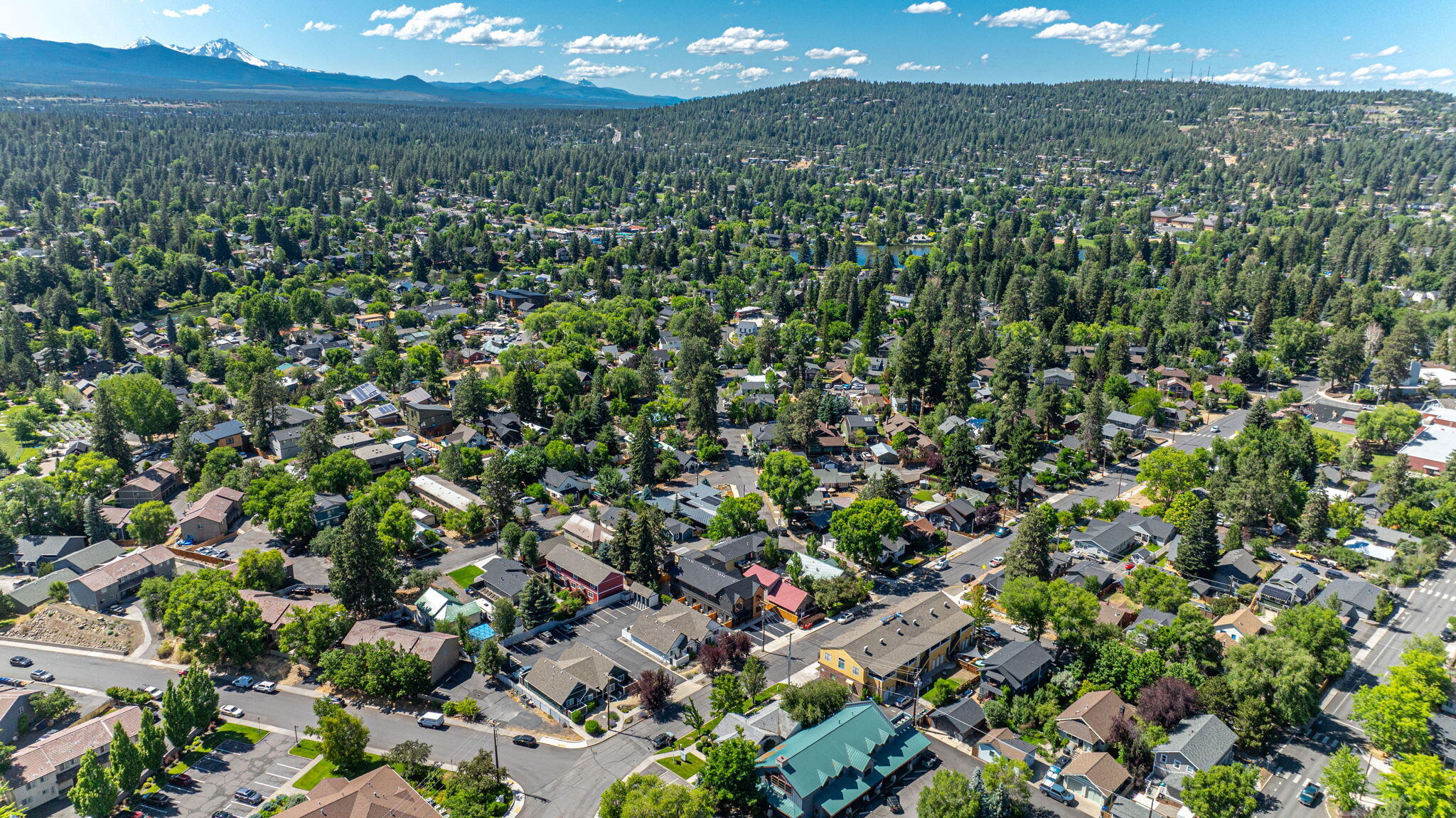 127 NW Broadway Street