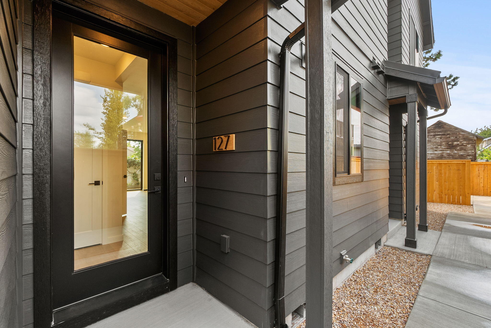 127 NW Broadway Street