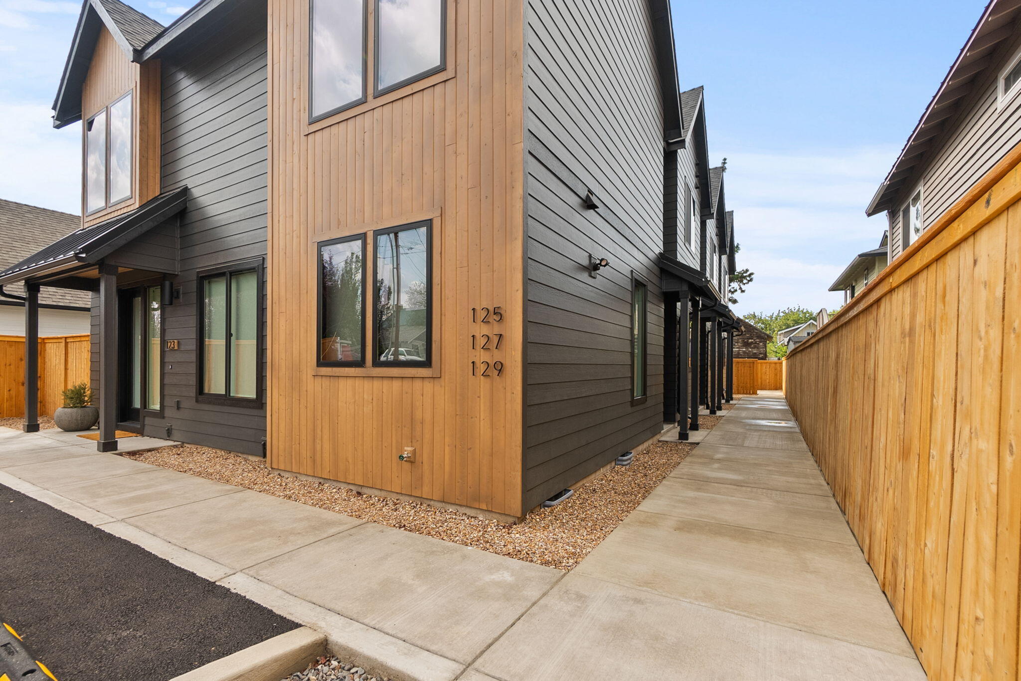 127 NW Broadway Street