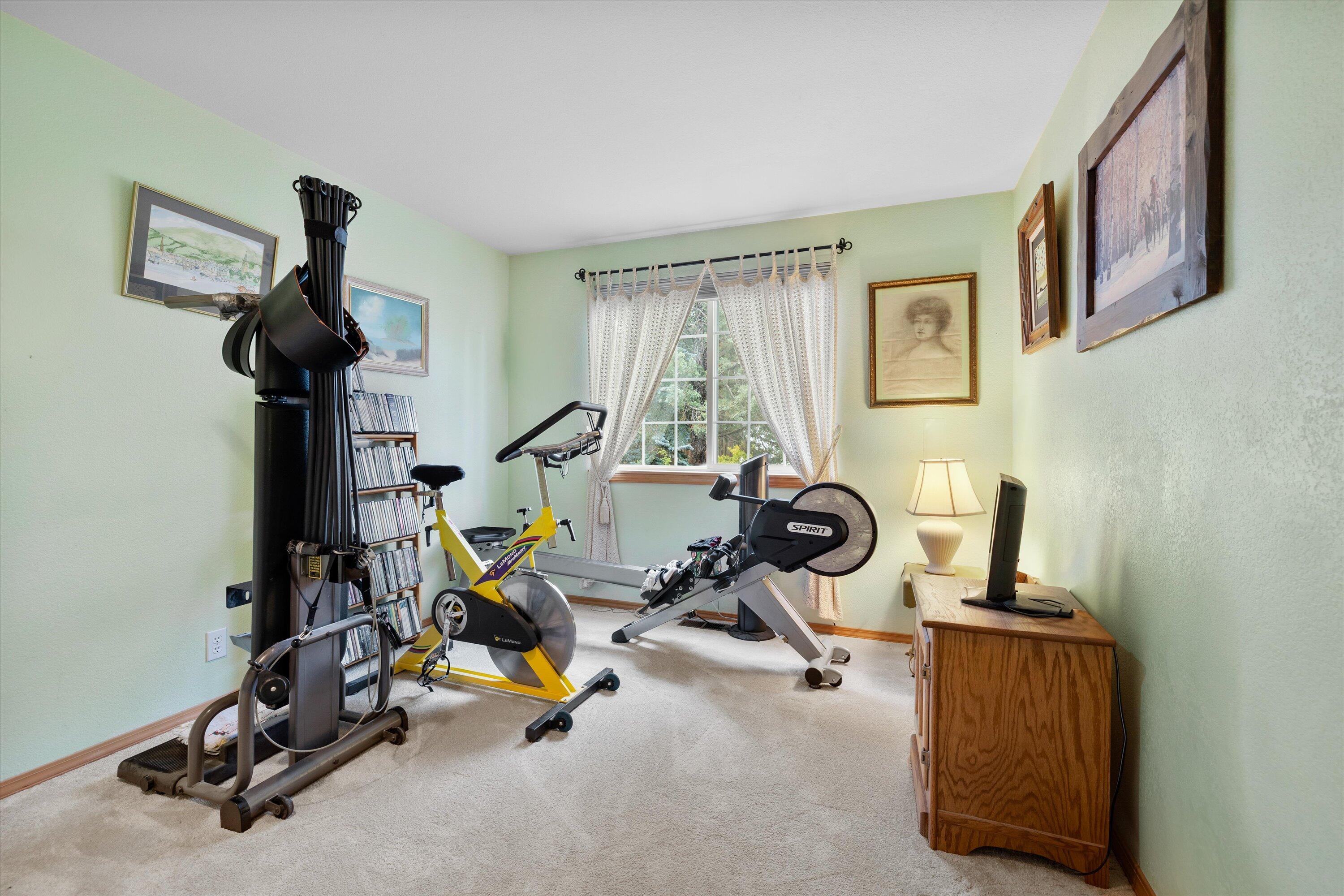 1622 NE Parkridge Drive