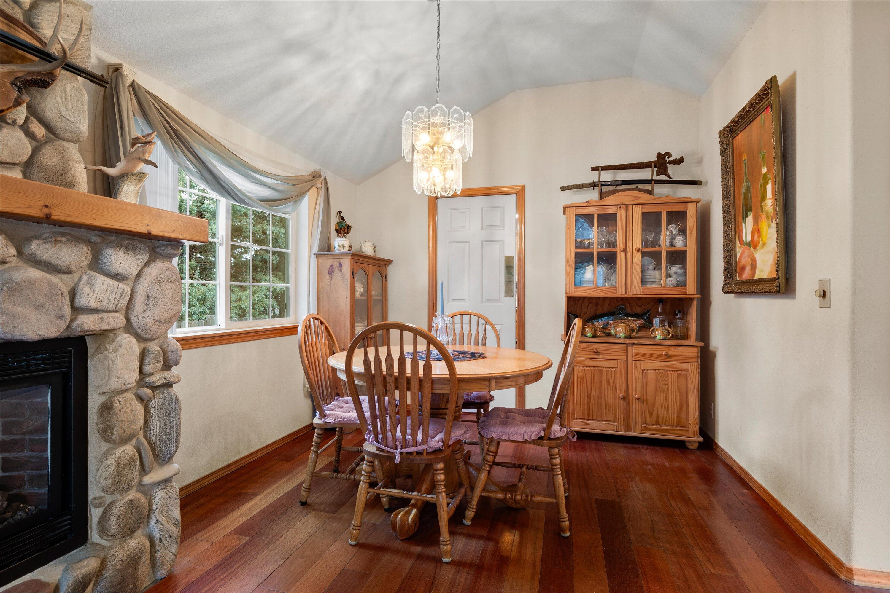 1622 NE Parkridge Drive