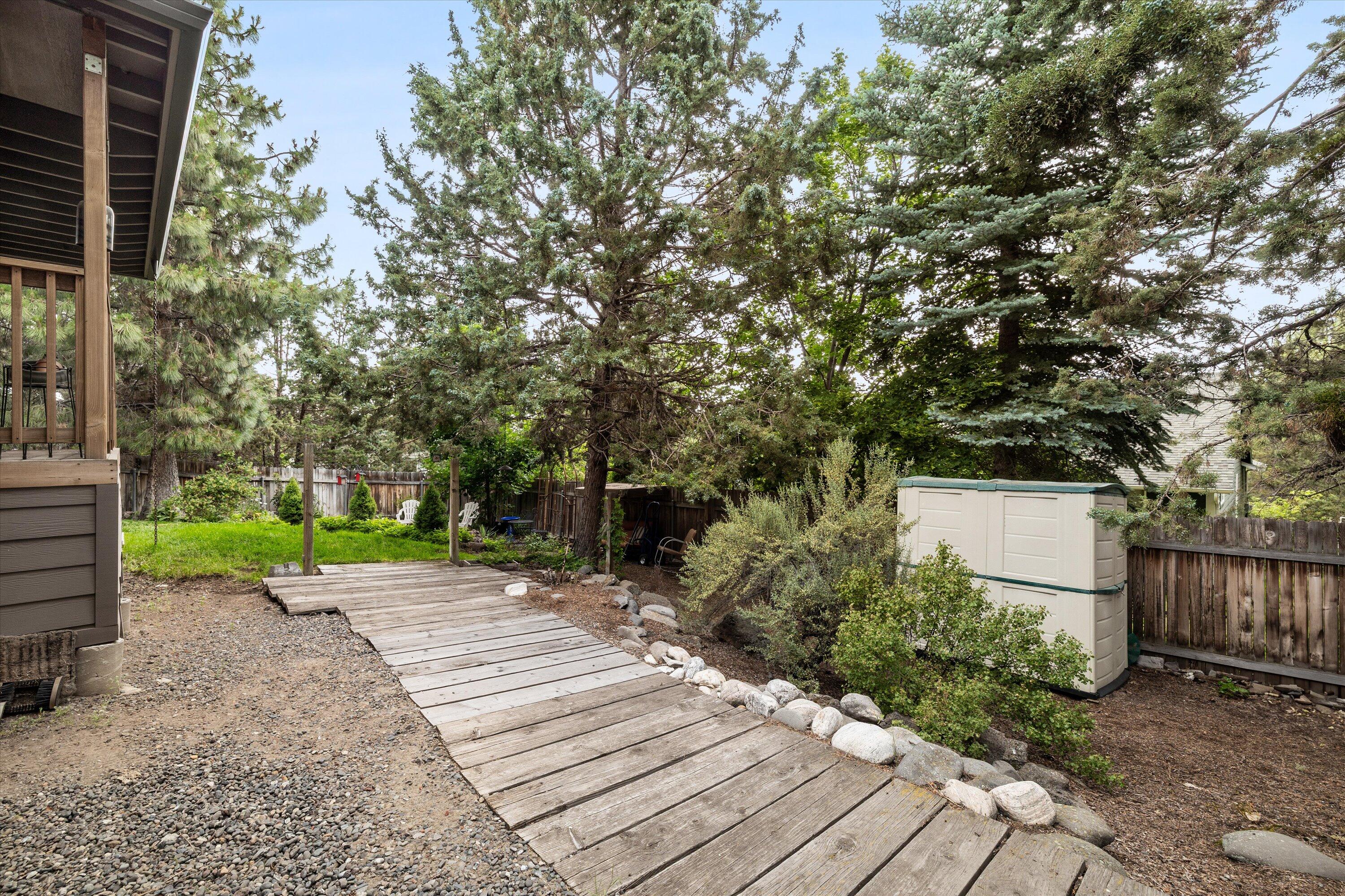 1622 NE Parkridge Drive