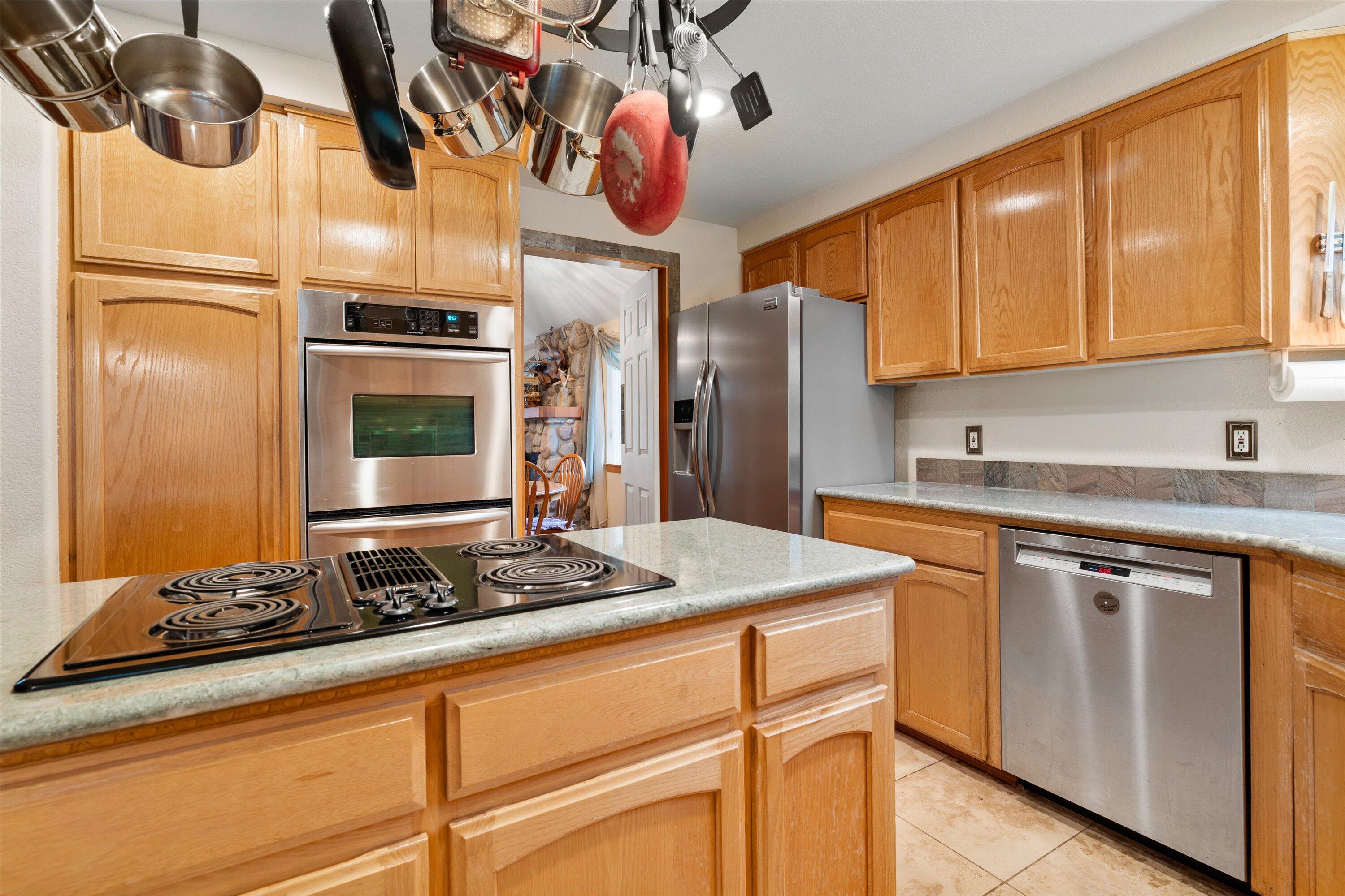 1622 NE Parkridge Drive