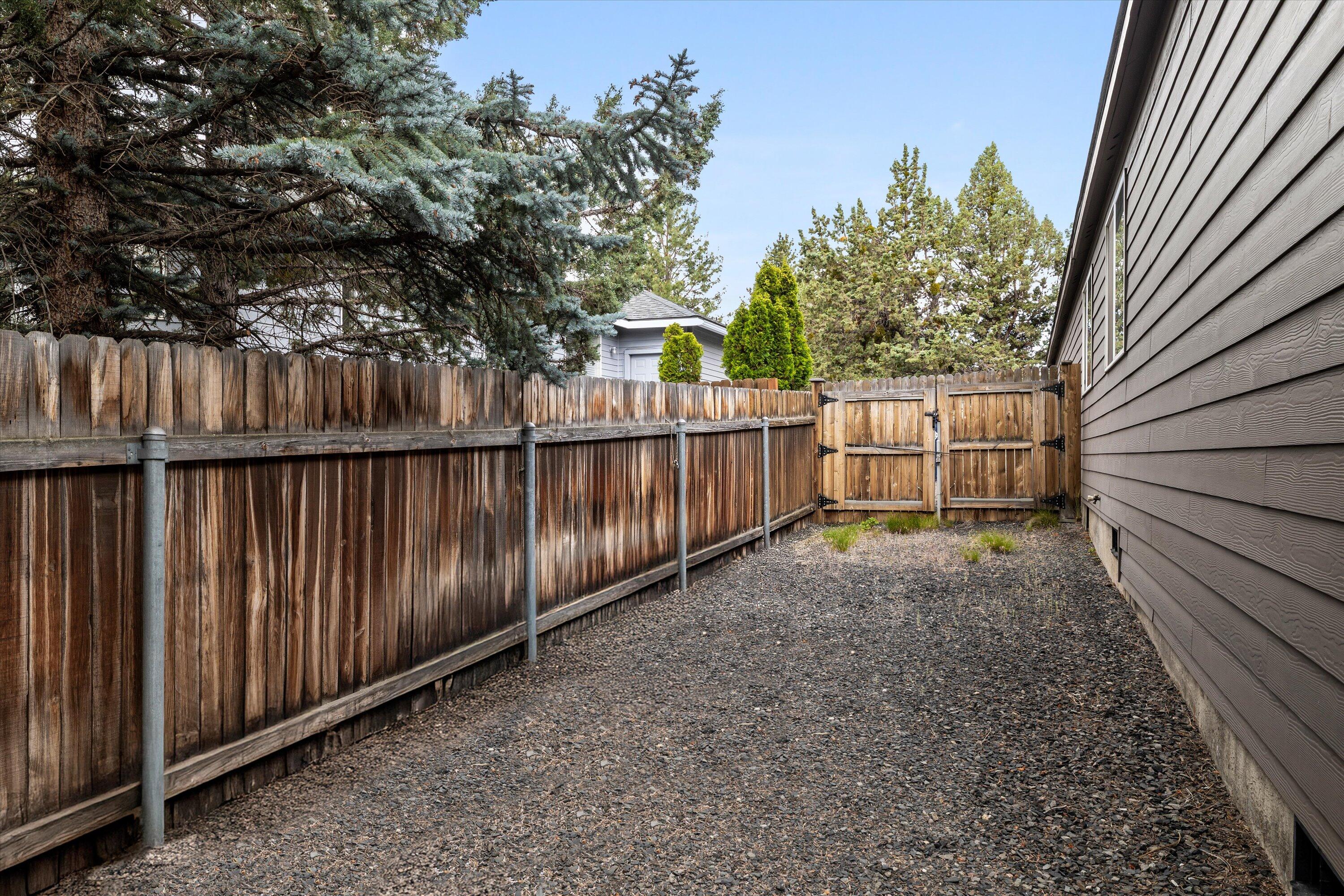 1622 NE Parkridge Drive