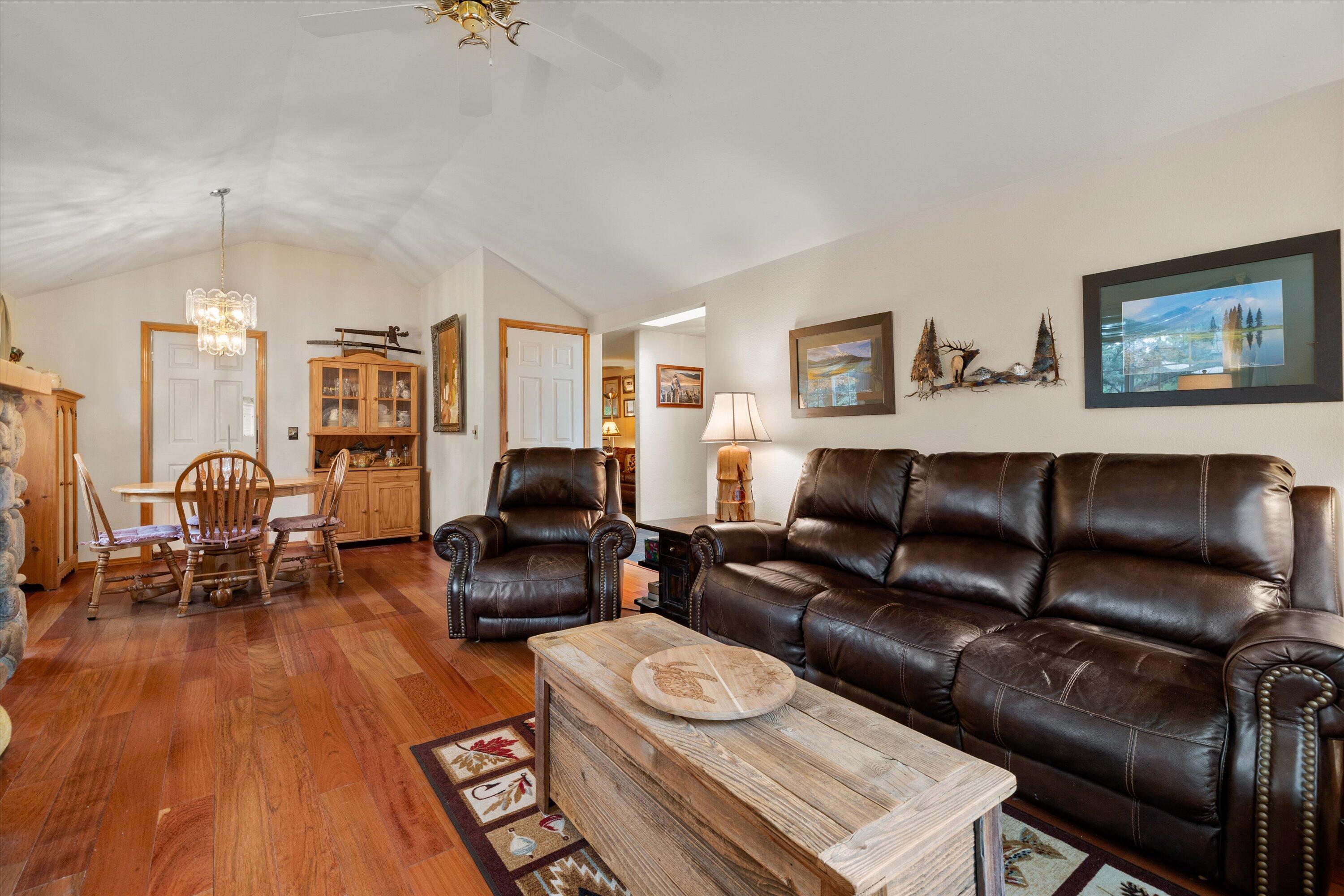 1622 NE Parkridge Drive