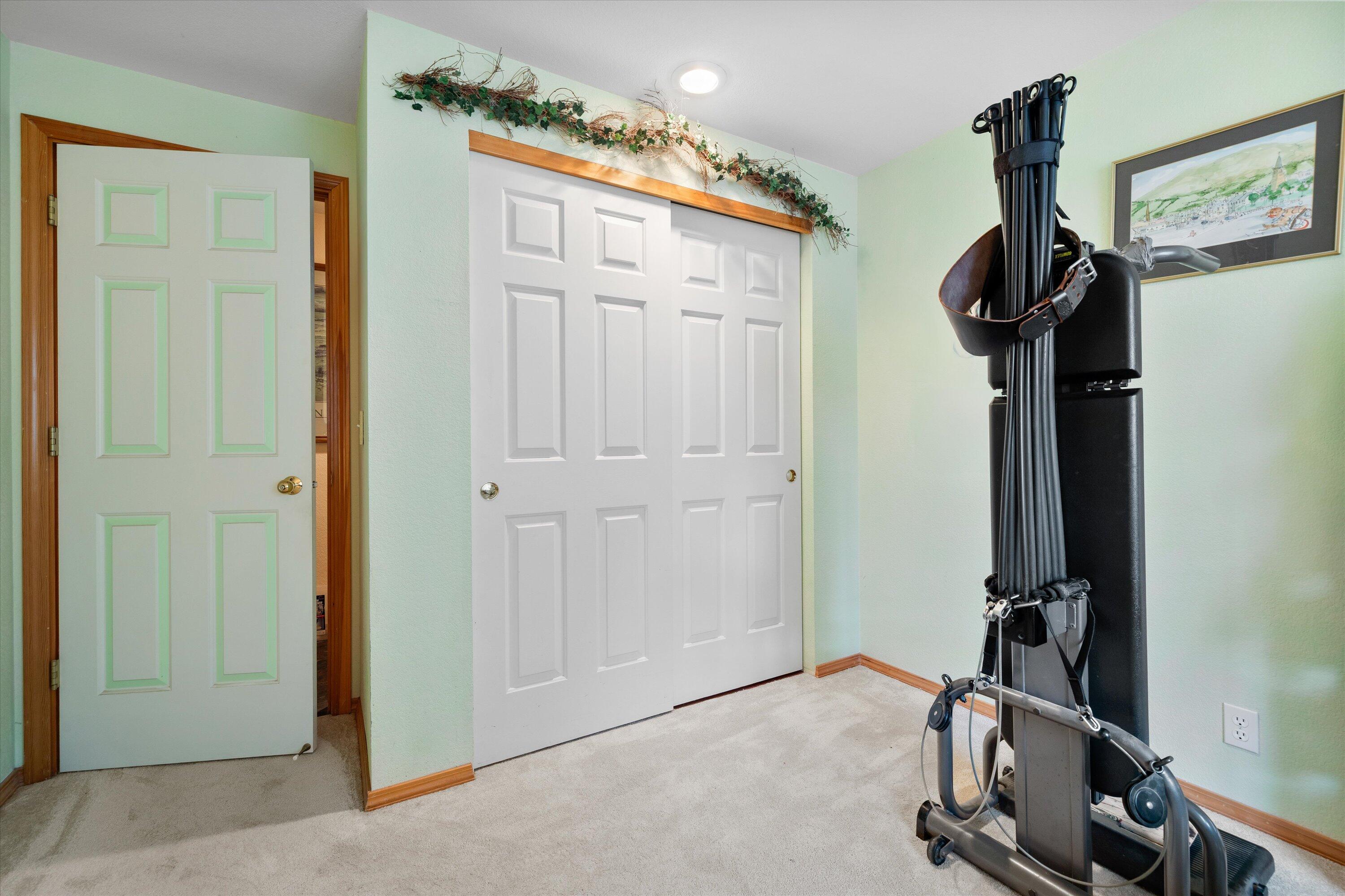 1622 NE Parkridge Drive