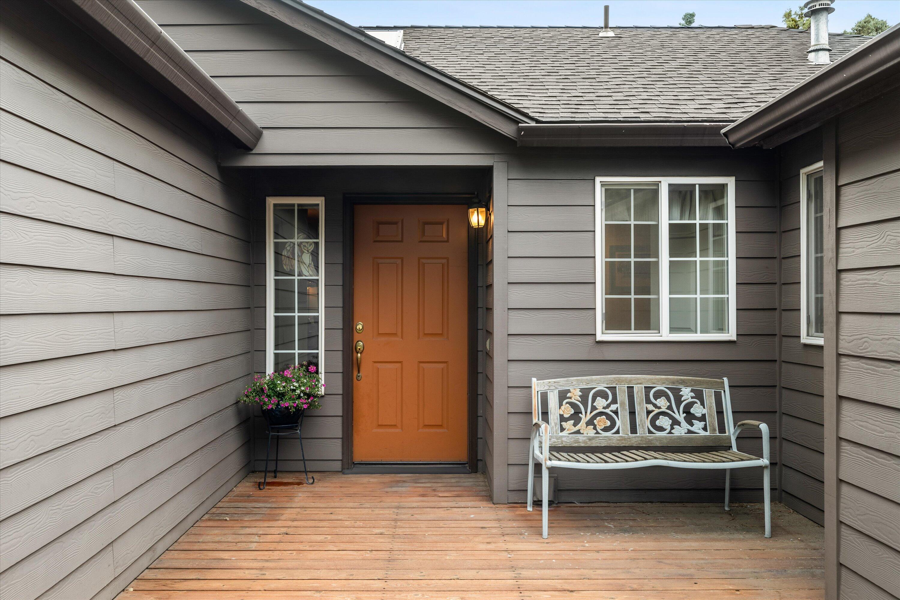 1622 NE Parkridge Drive