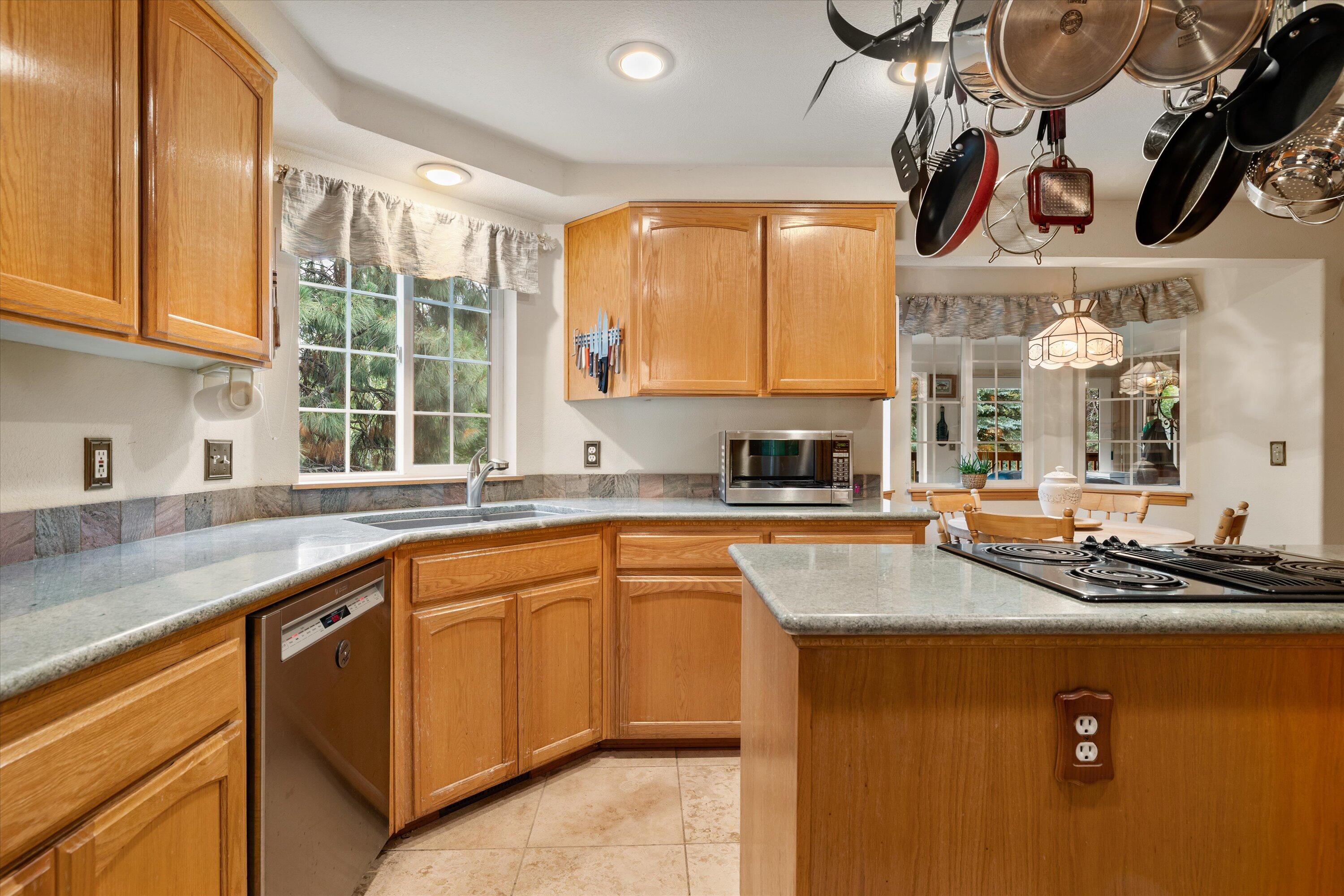 1622 NE Parkridge Drive