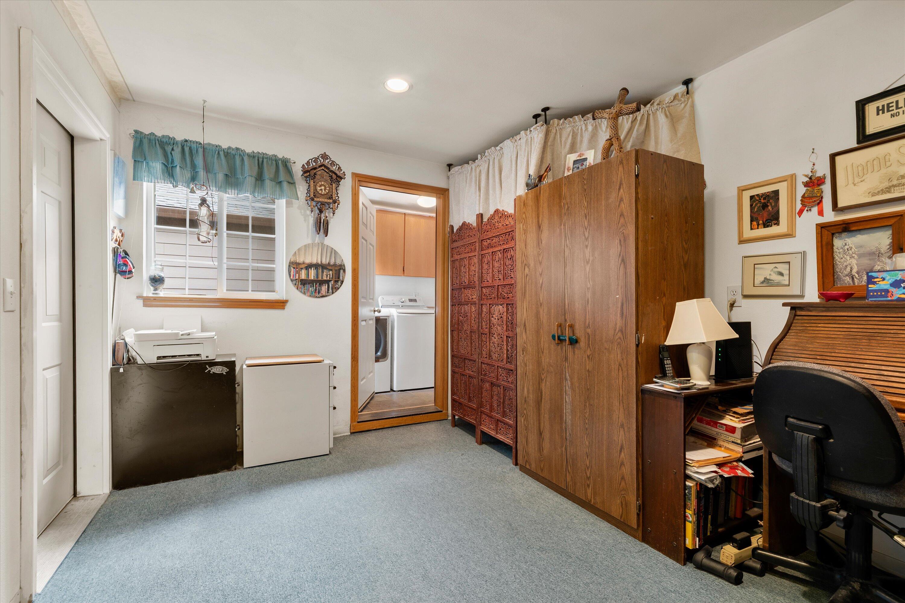 1622 NE Parkridge Drive