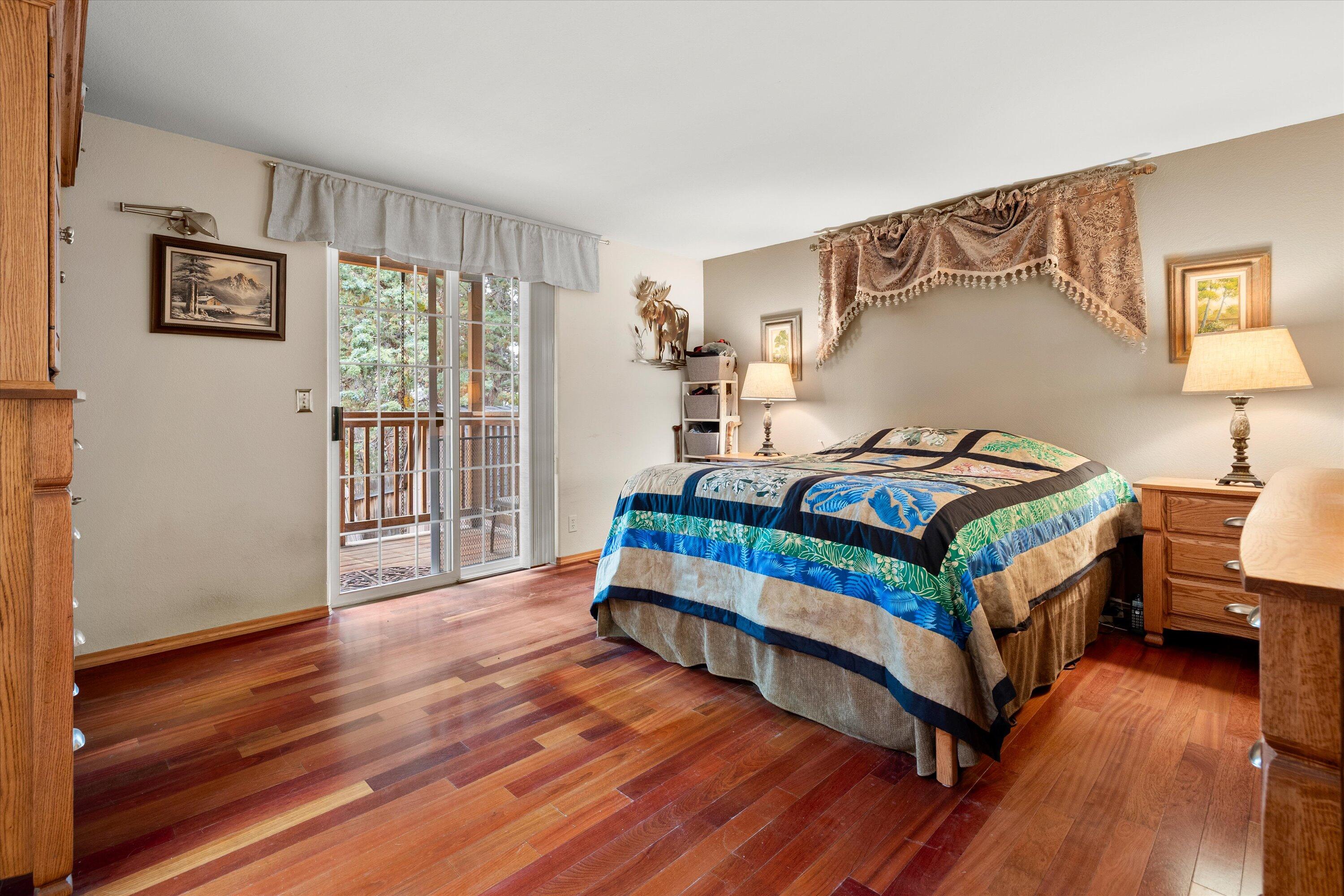 1622 NE Parkridge Drive