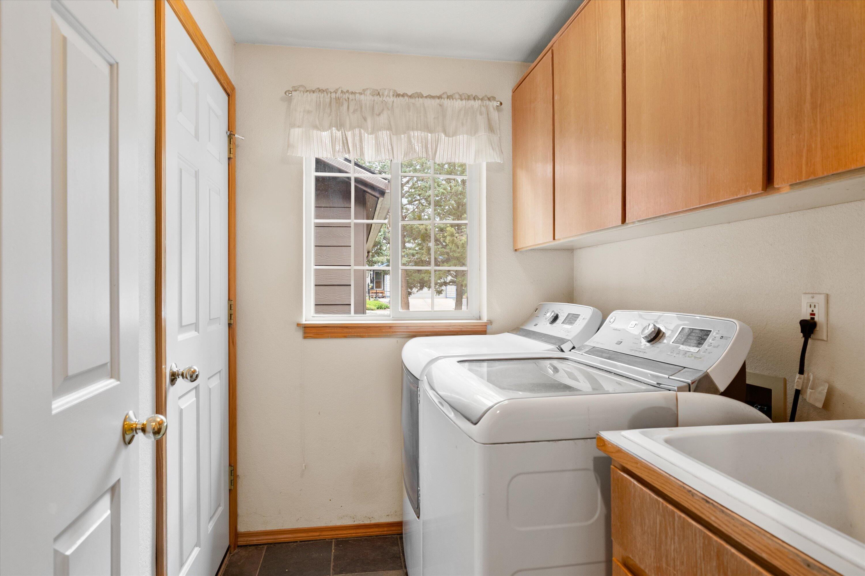 1622 NE Parkridge Drive