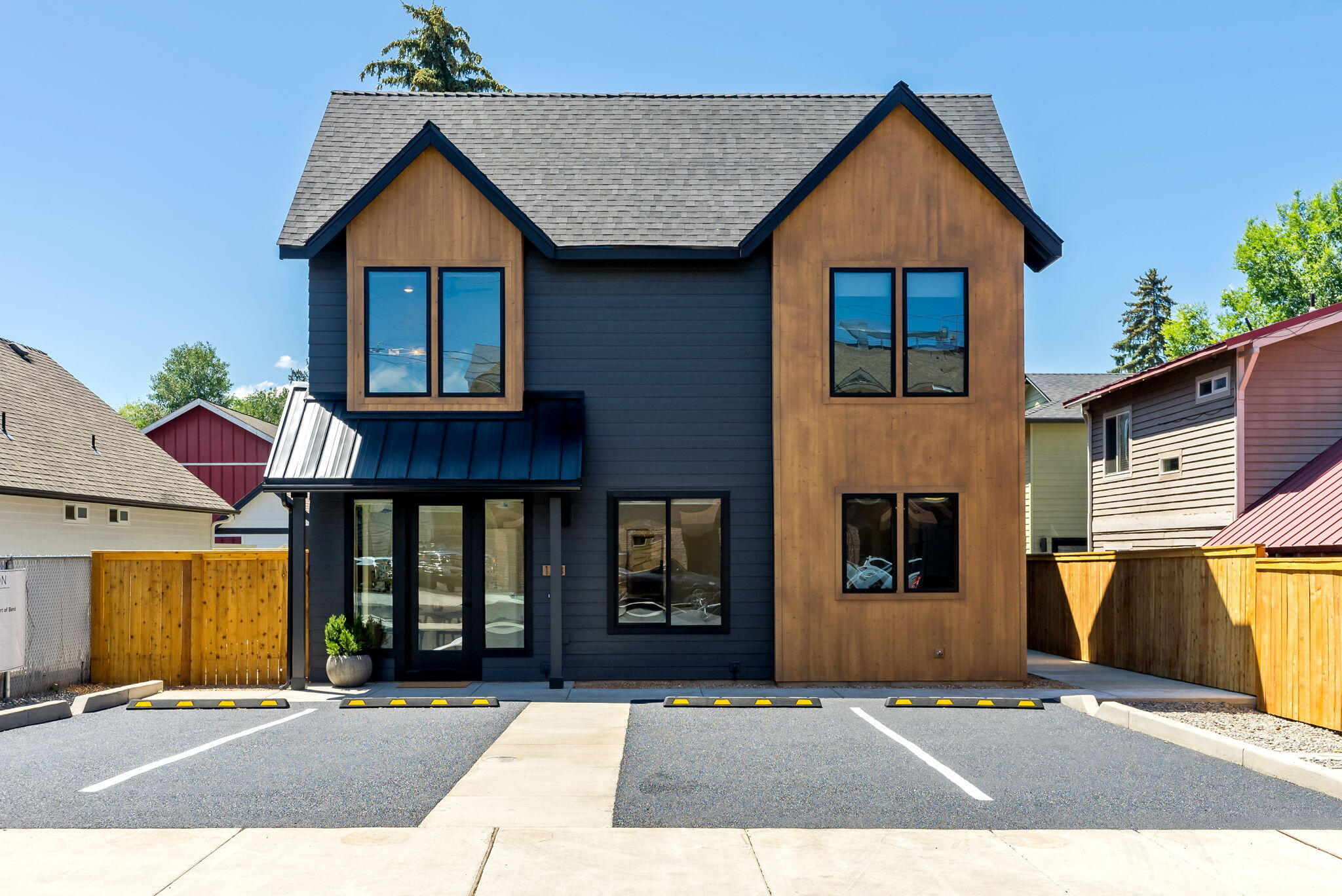 129 NW Broadway Street