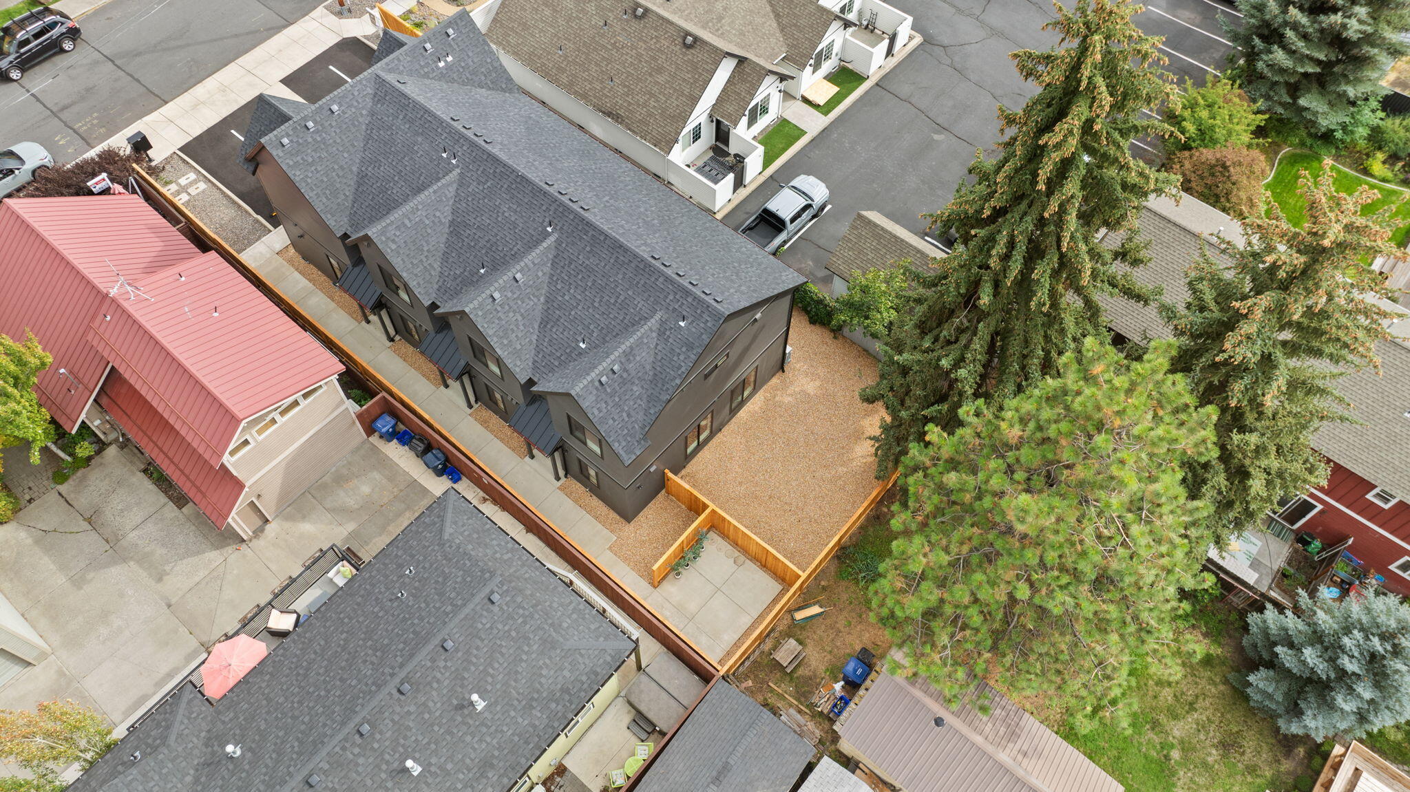 129 NW Broadway Street