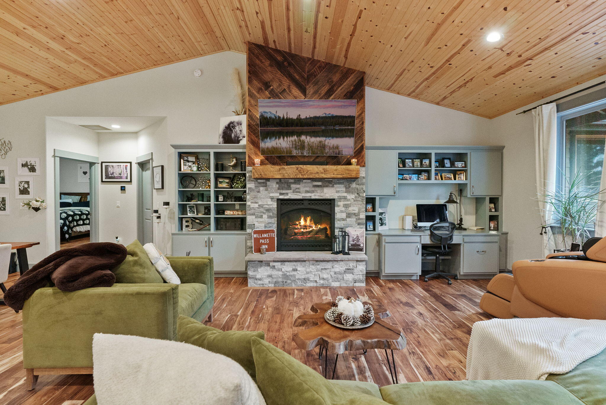 14225 NE Whitewater Lane