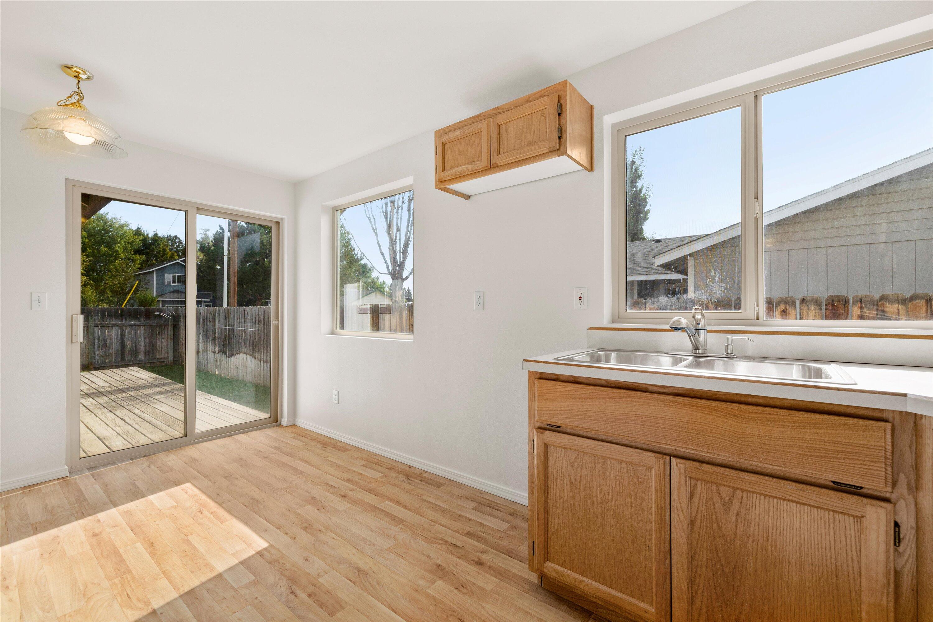 1614 SW Metolius Avenue