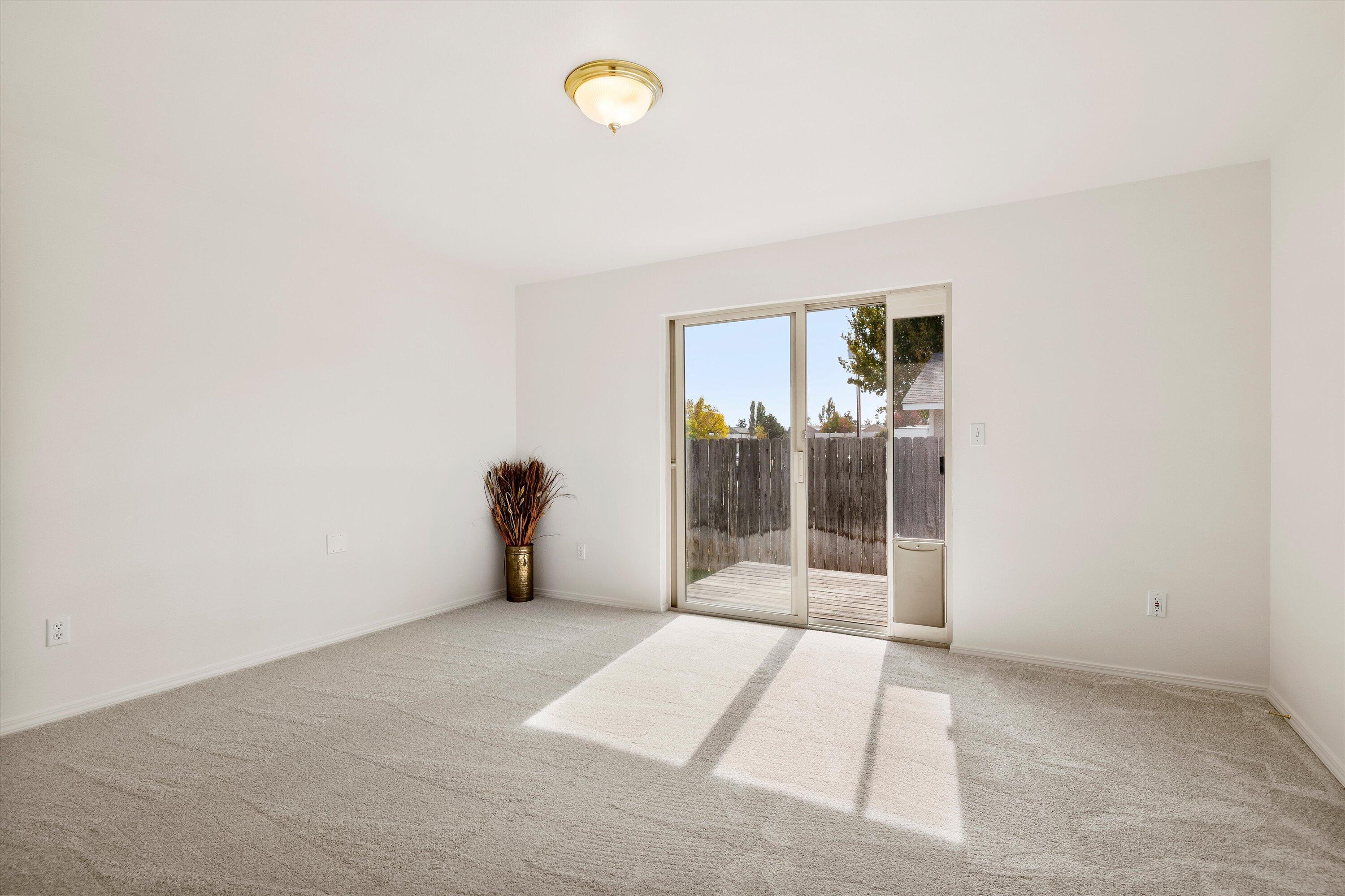 1614 SW Metolius Avenue