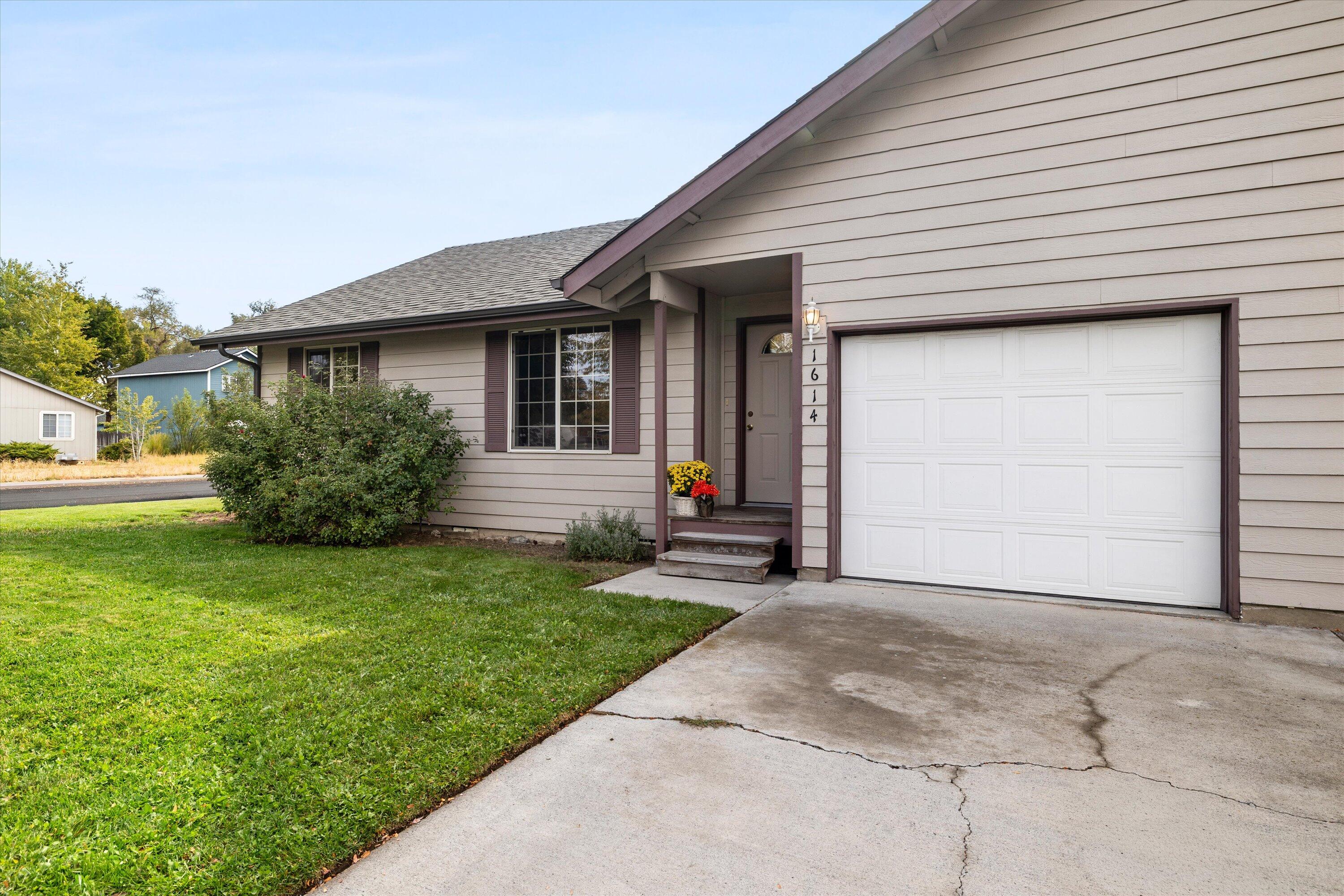 1614 SW Metolius Avenue