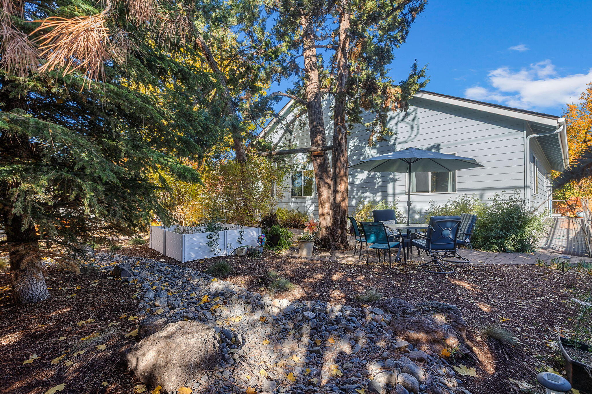 3280 NE Jonahs Court