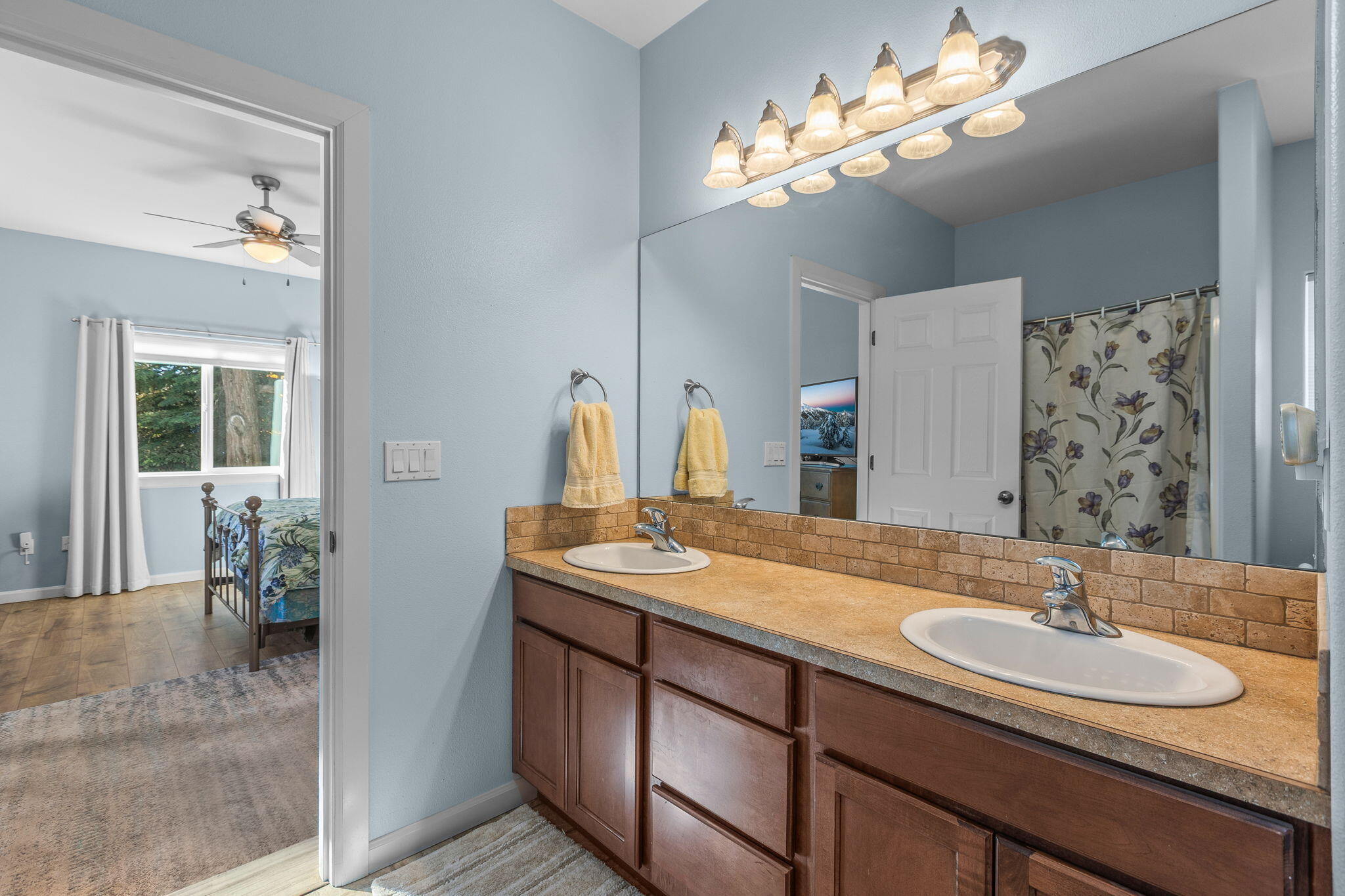 3280 NE Jonahs Court