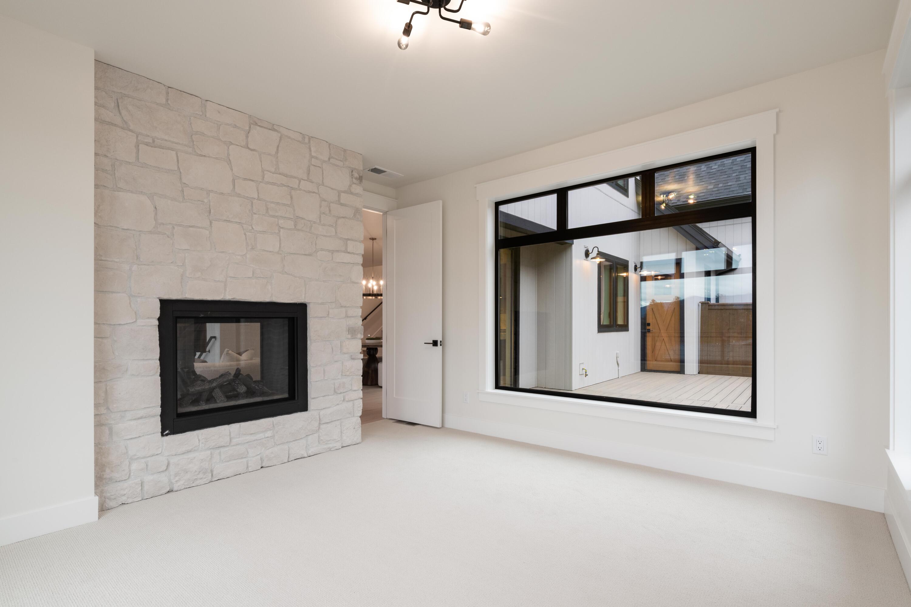 3032 NW Polarstar Avenue, Lot 33