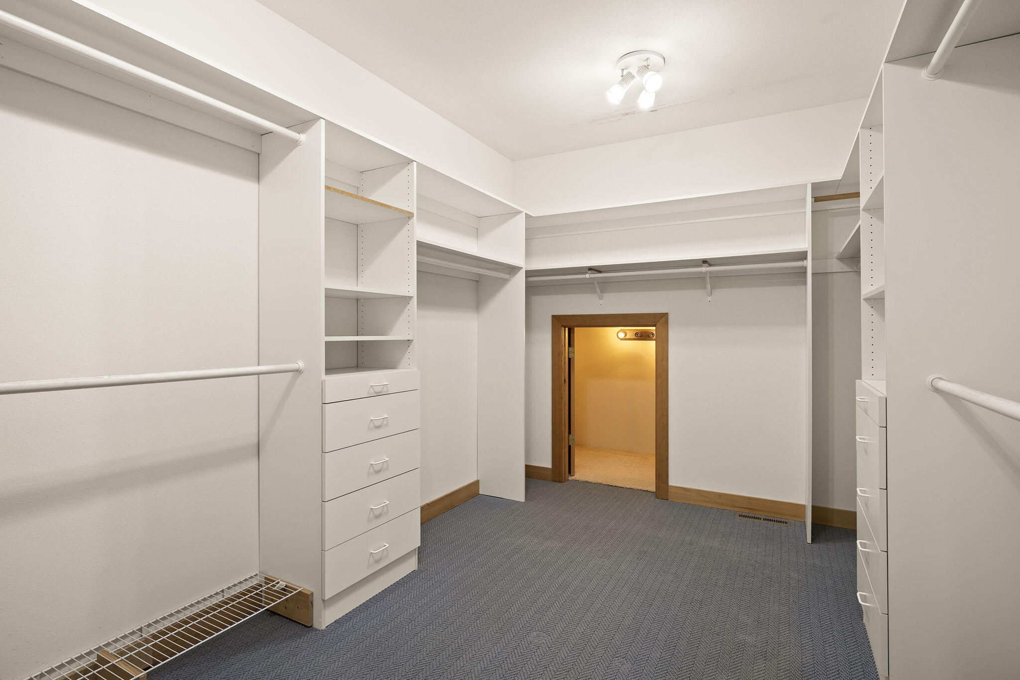 3338 NW Windwood Way