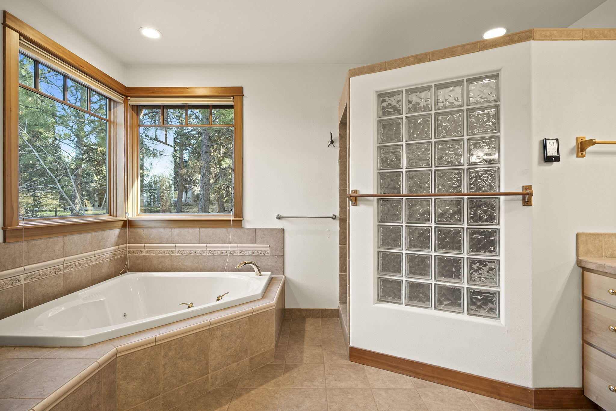 3338 NW Windwood Way