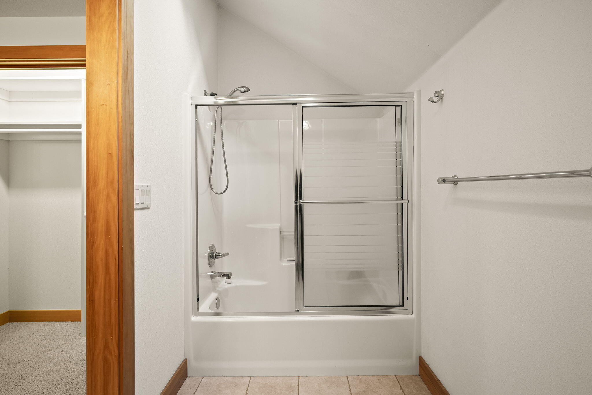 3338 NW Windwood Way