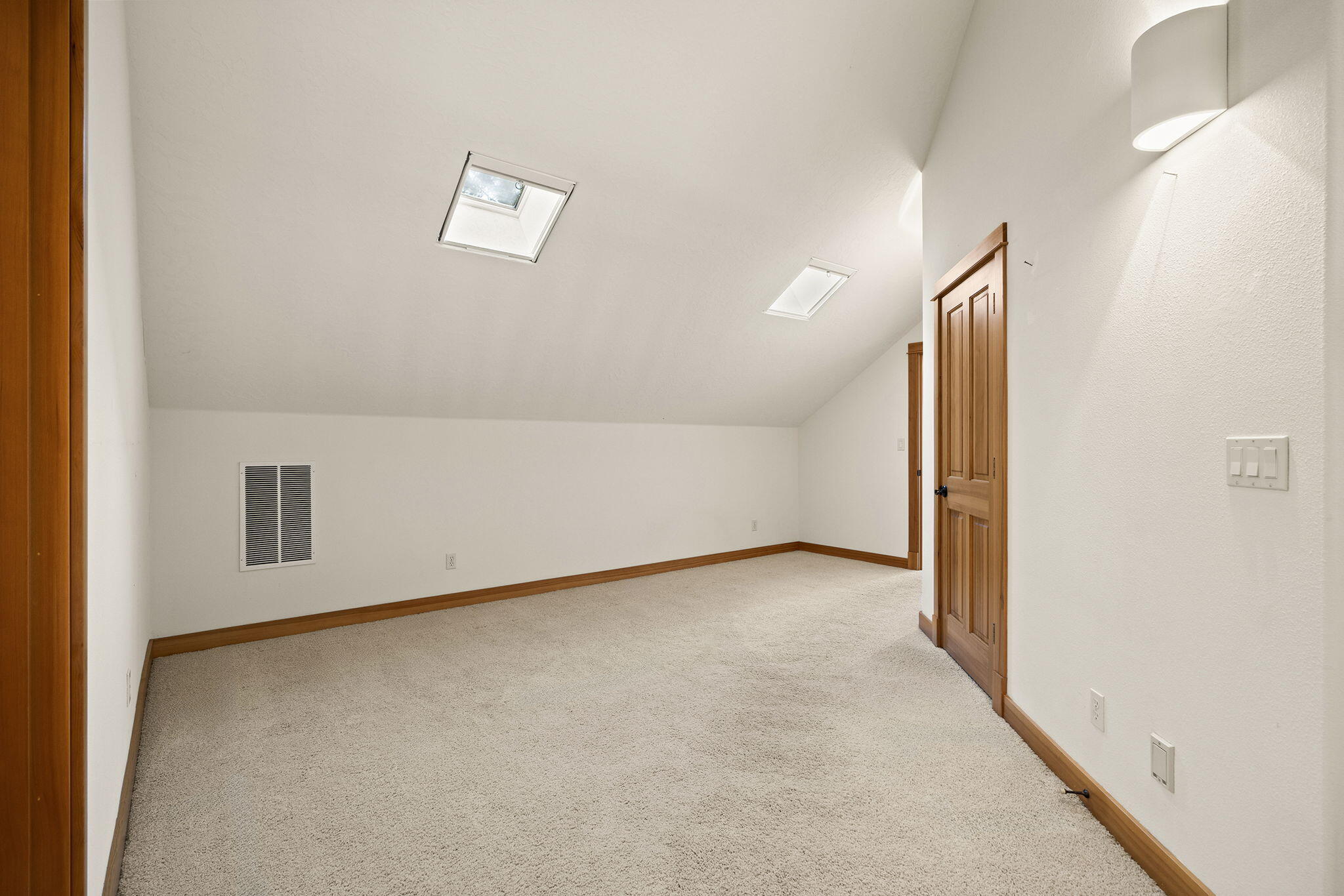 3338 NW Windwood Way