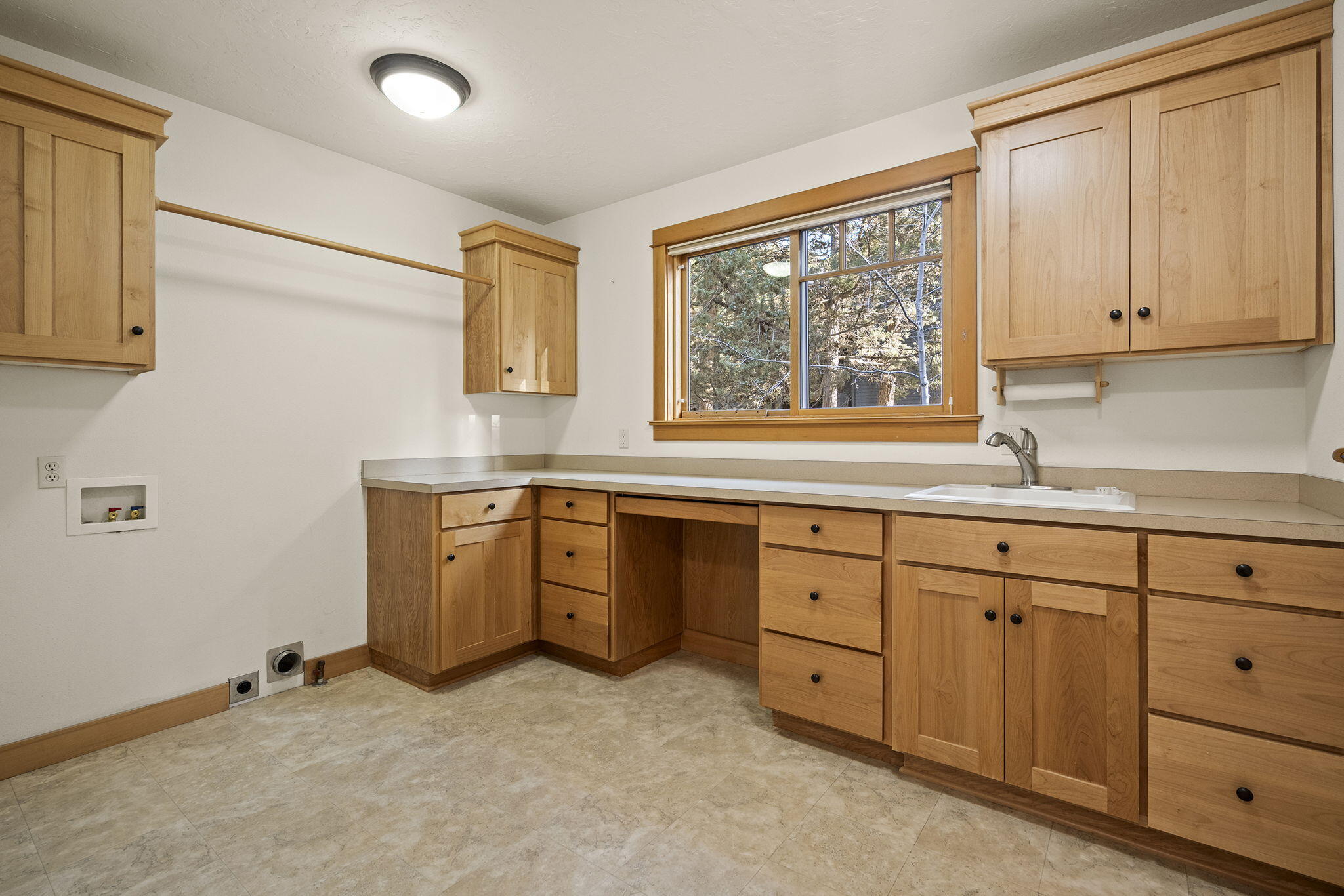 3338 NW Windwood Way