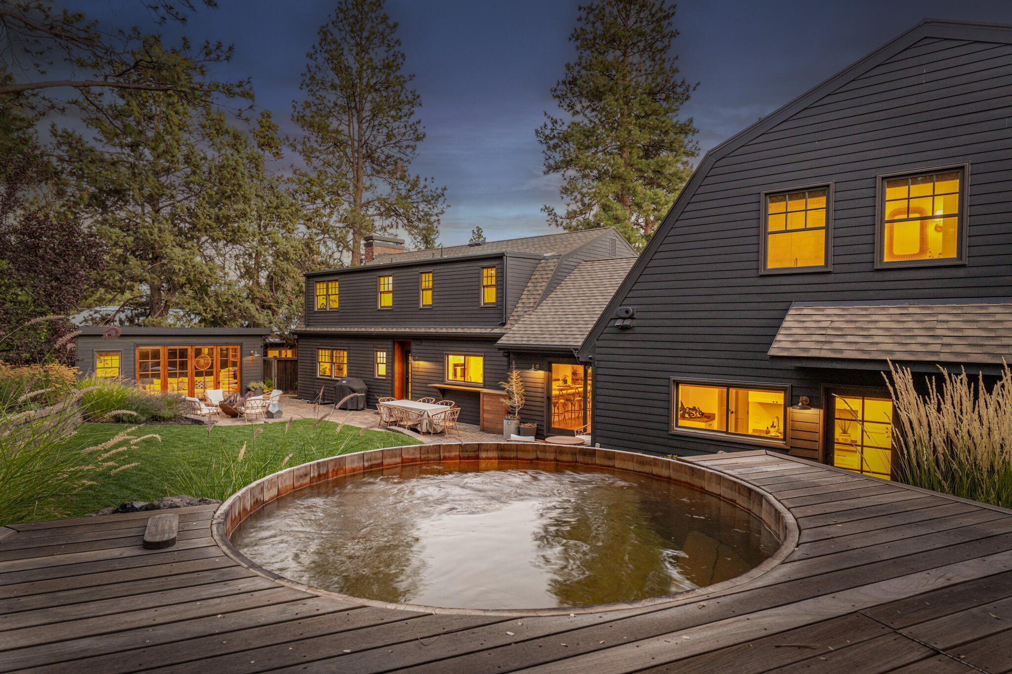 2256 NW Eastes Street