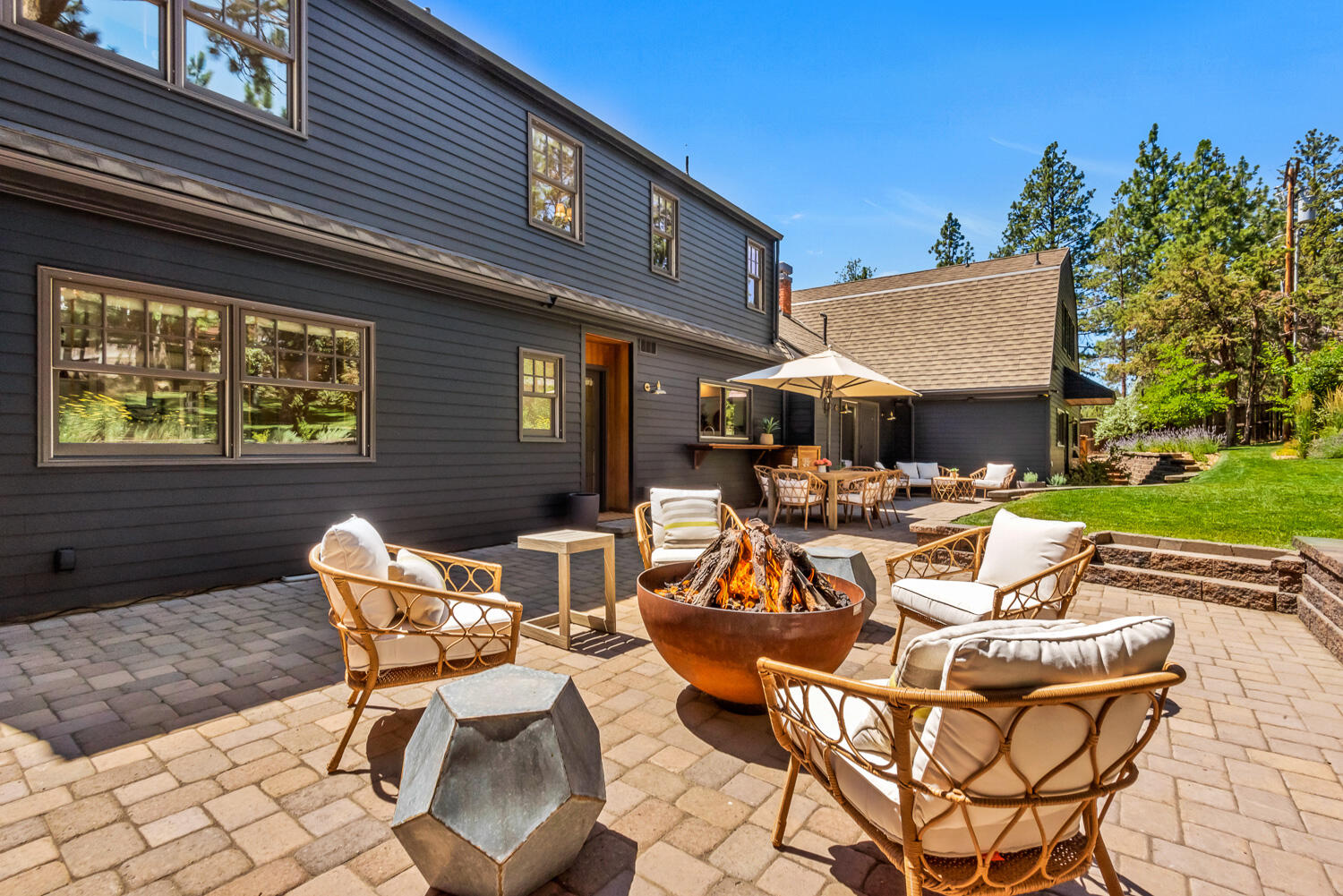 2256 NW Eastes Street