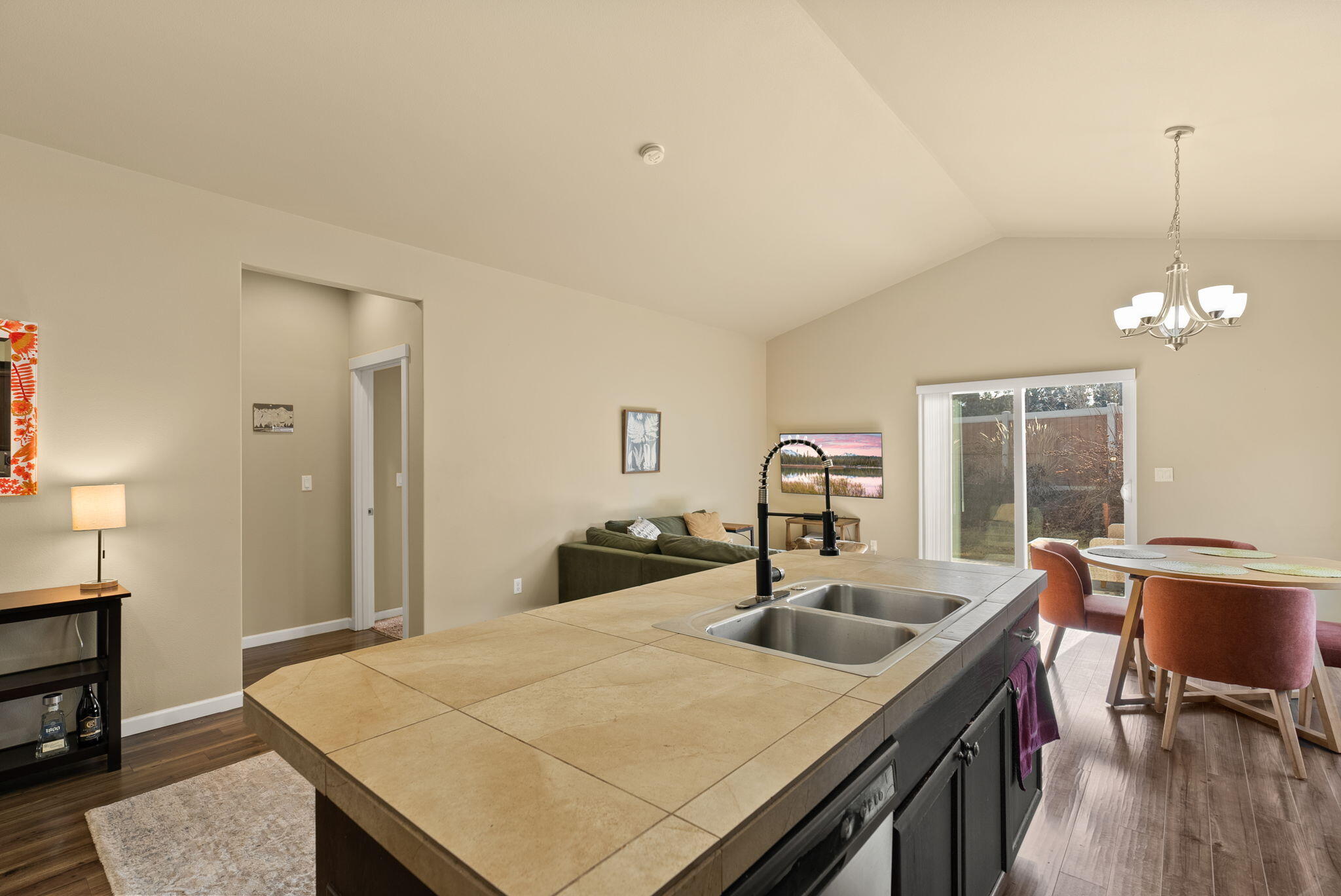 664 SE Reed Market Road