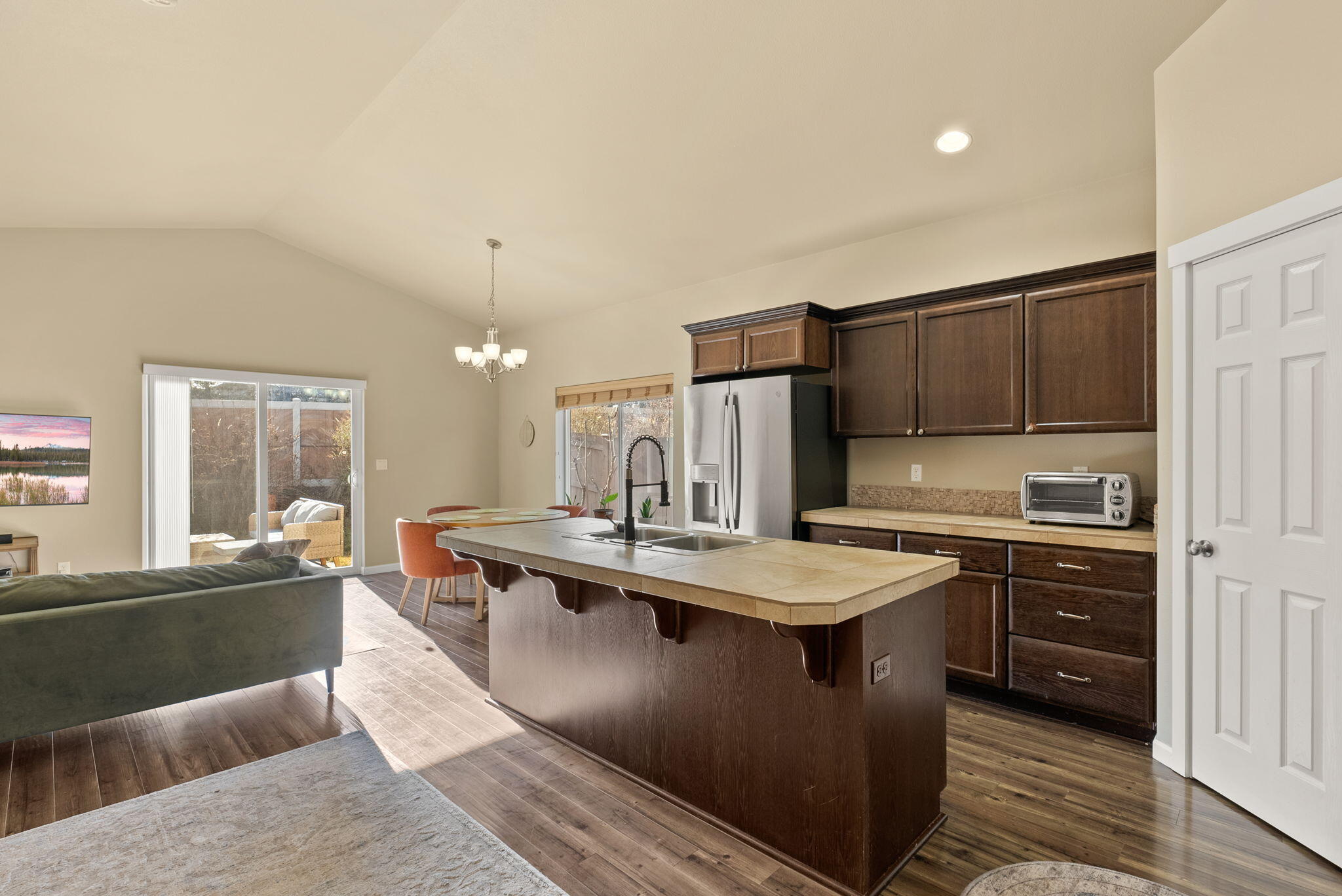 664 SE Reed Market Road