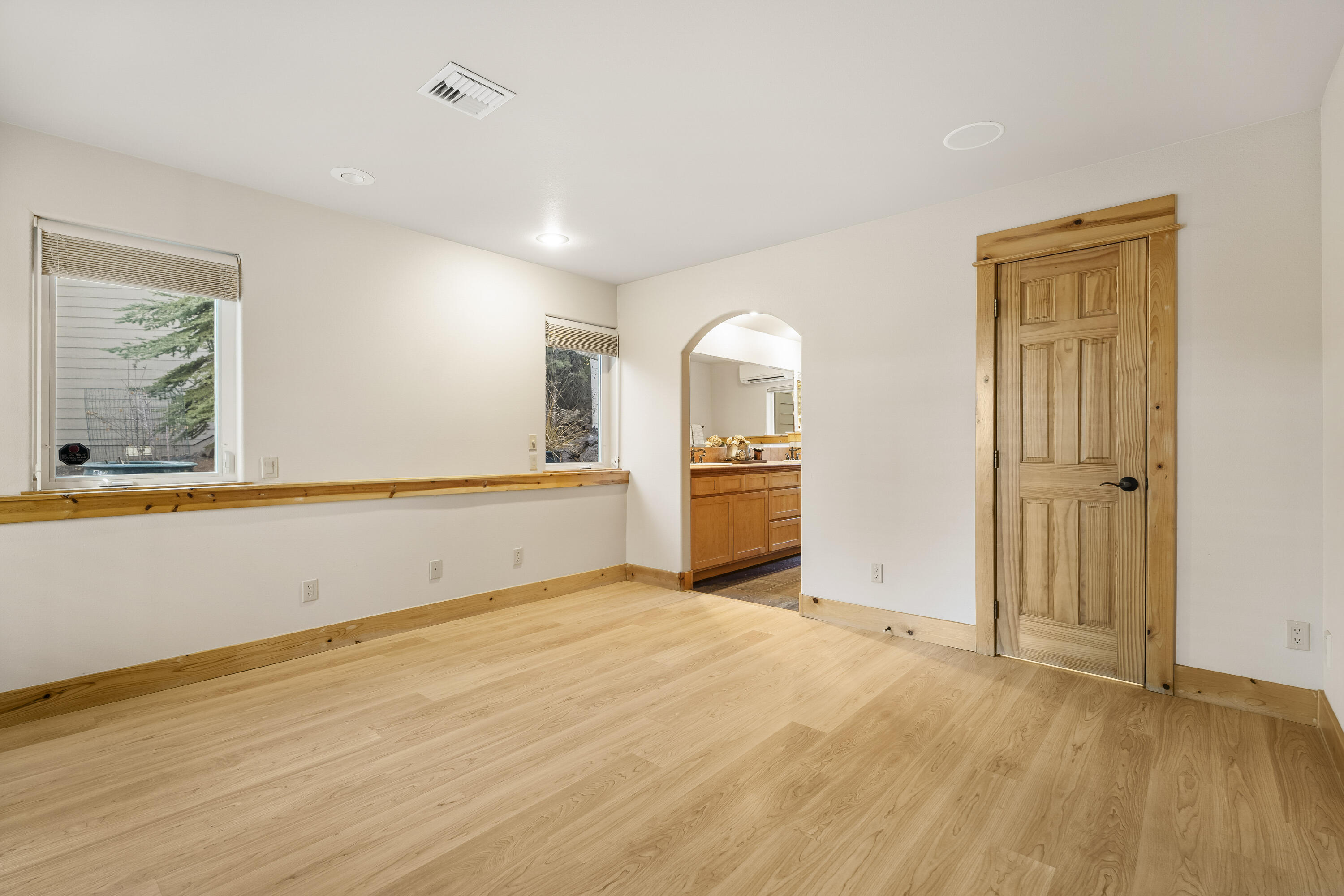 1895 Murrelet Drive