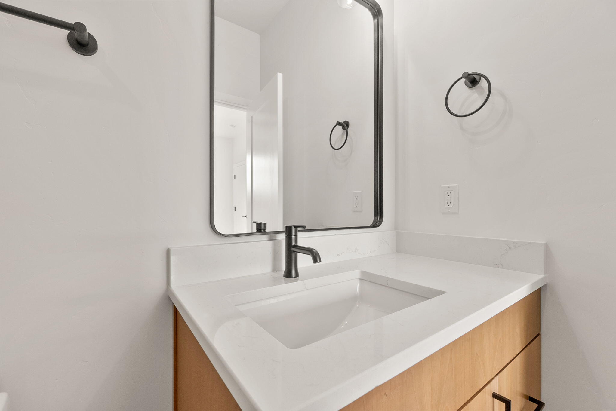 125 NW Broadway Street