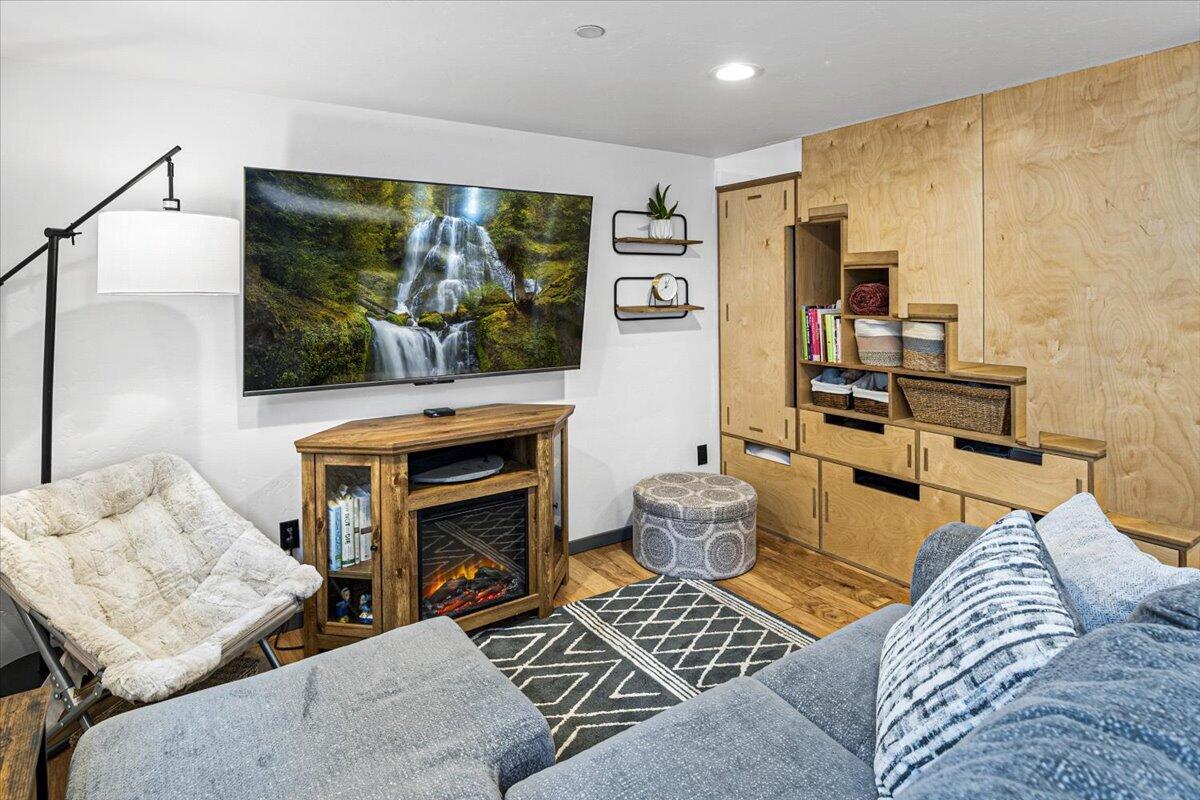 61304 SE Wizard Lane, UNIT 8