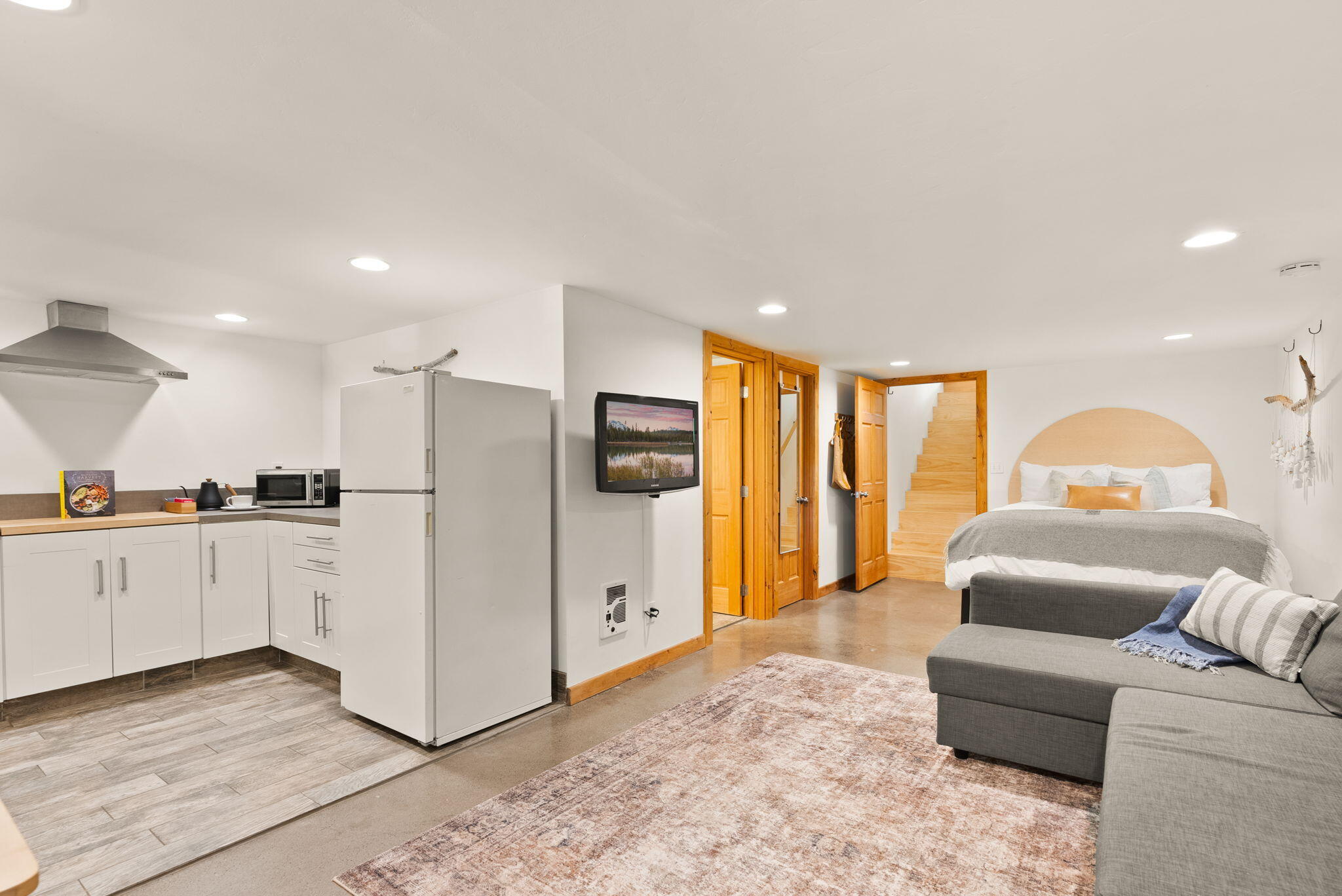 104 NW Congress Street